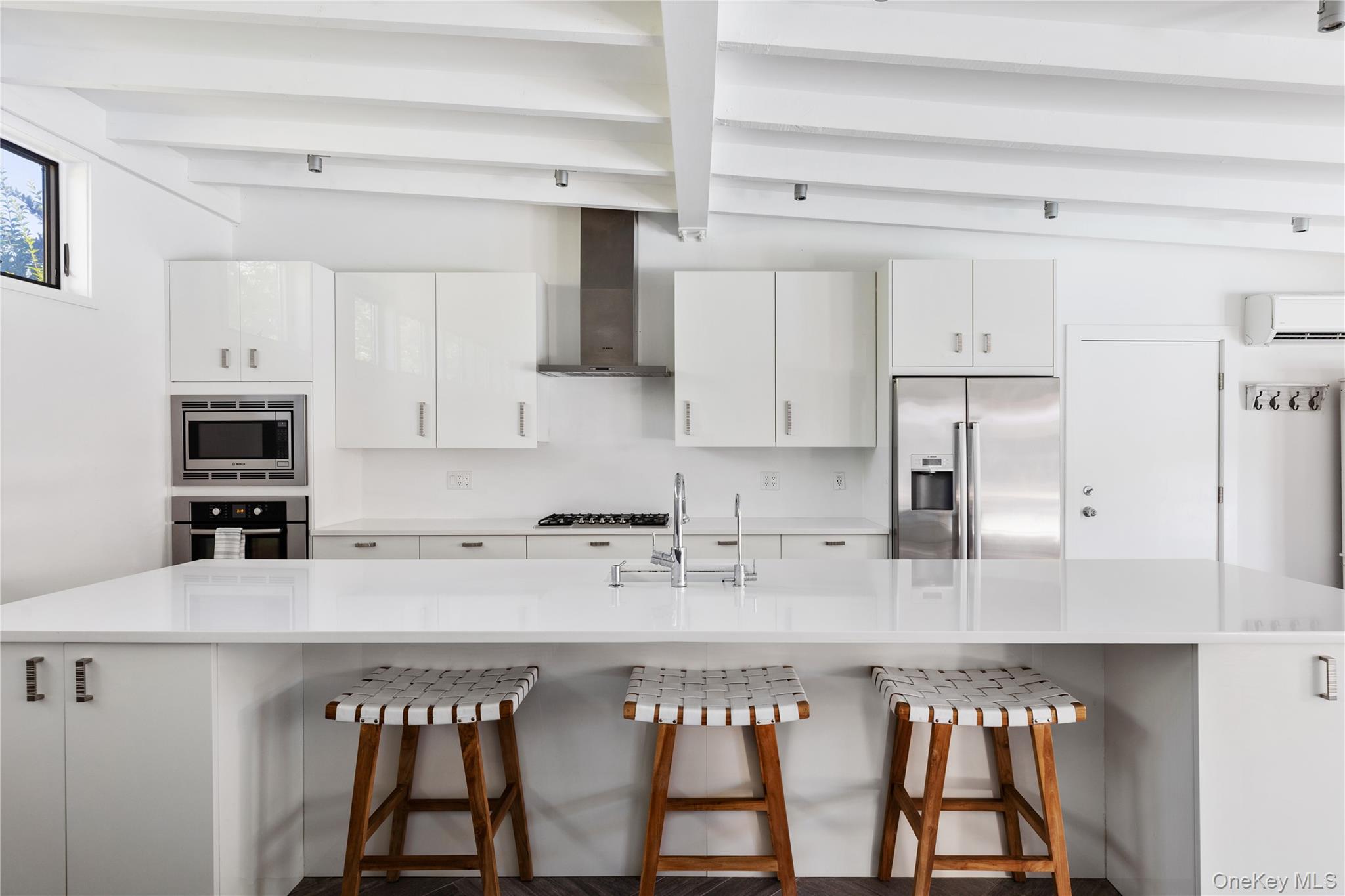 31 laurel Avenue, Seaview, NY 11770