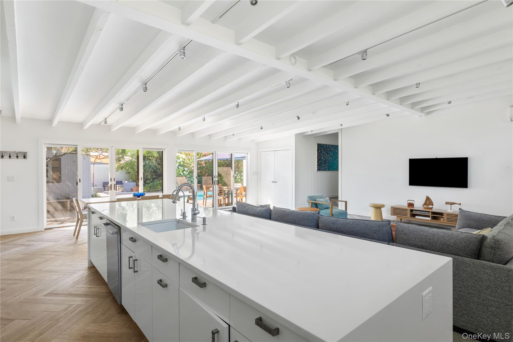 31 laurel Avenue, Seaview, NY 11770