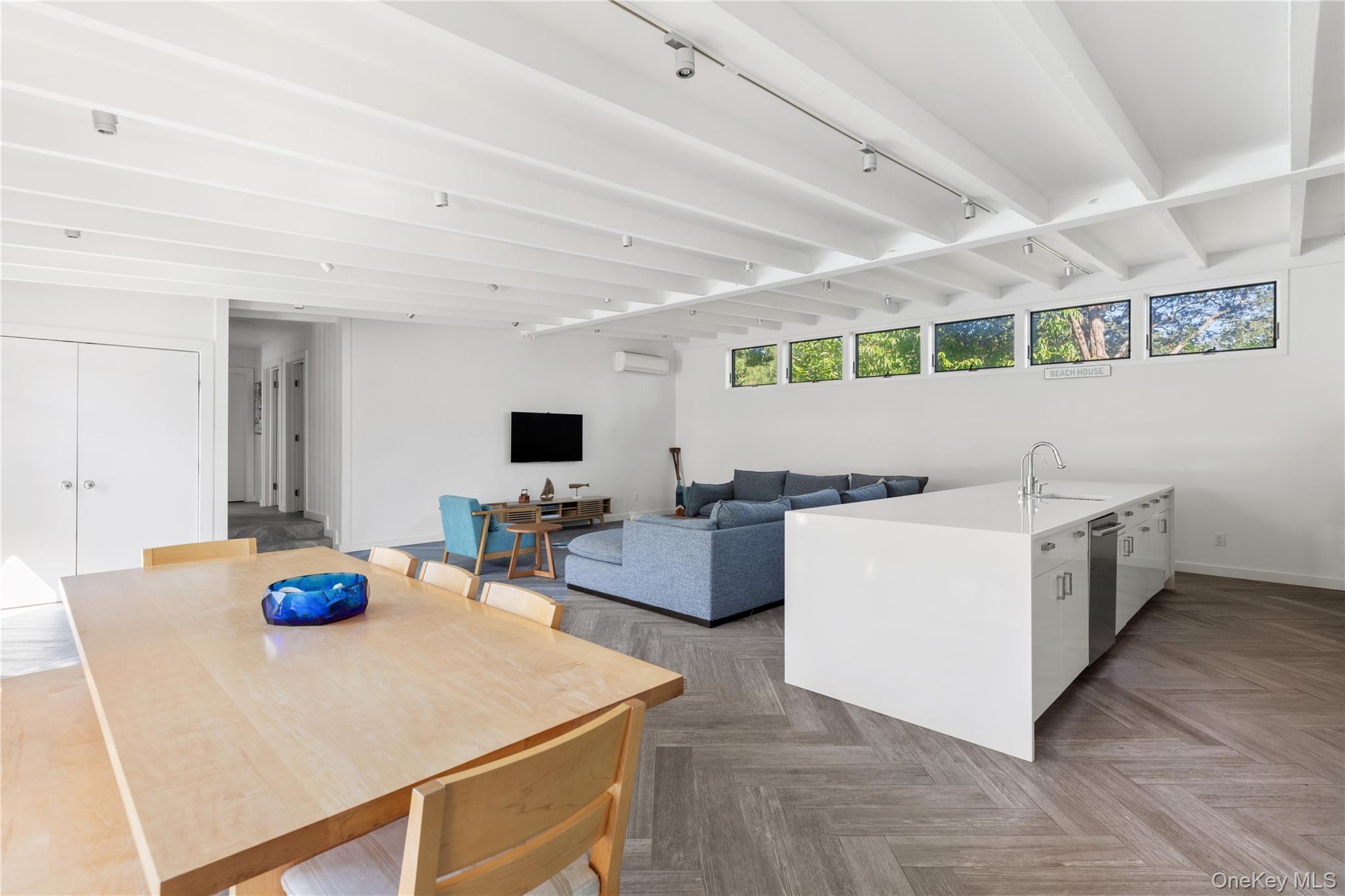 31 laurel Avenue, Seaview, NY 11770