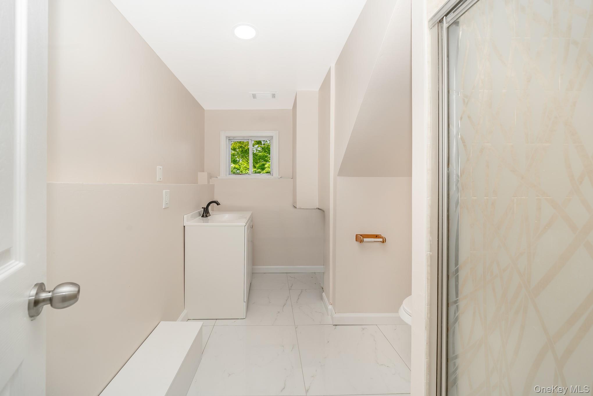 880 Washington Street, Baldwin, NY 11510