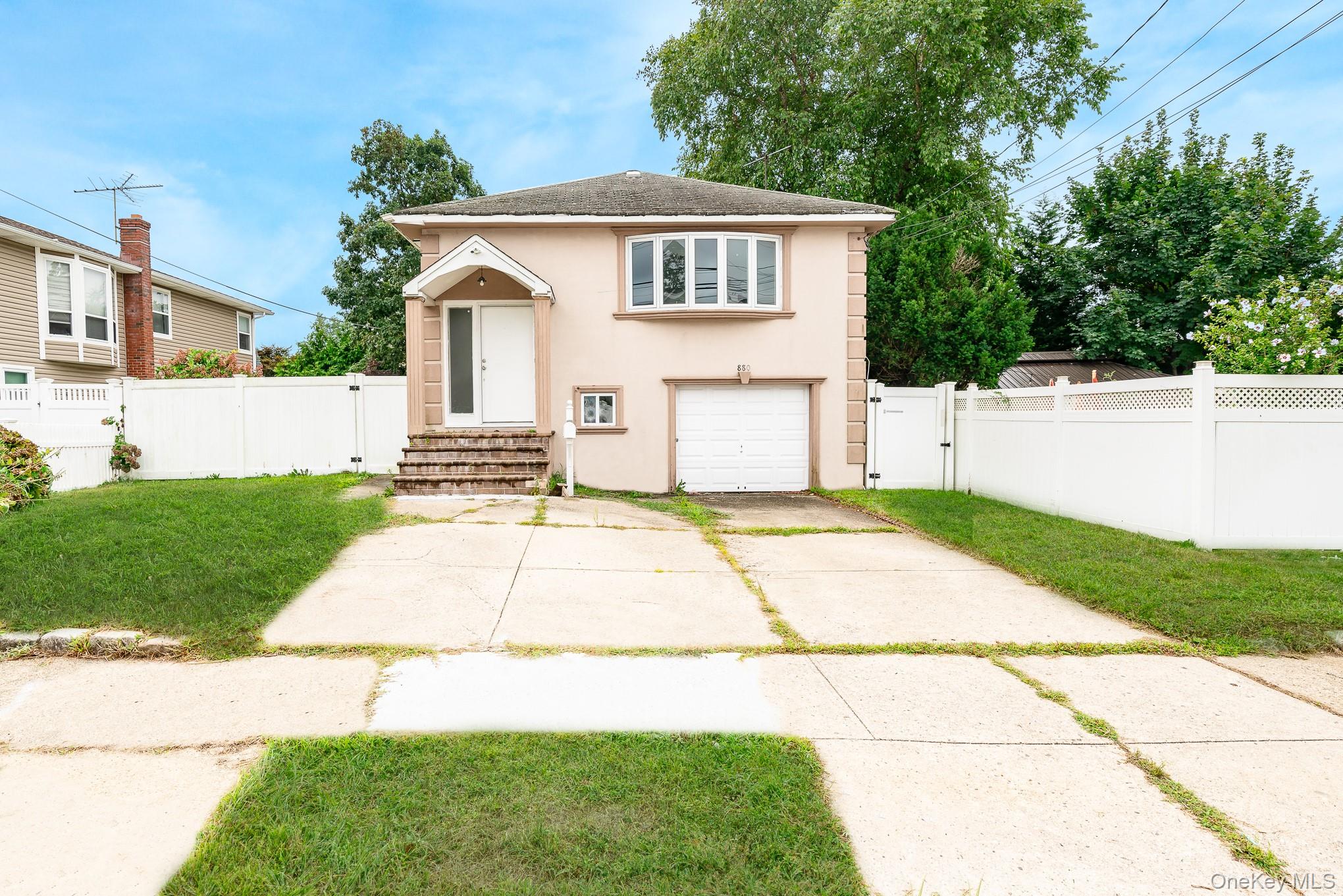 880 Washington Street, Baldwin, NY 11510