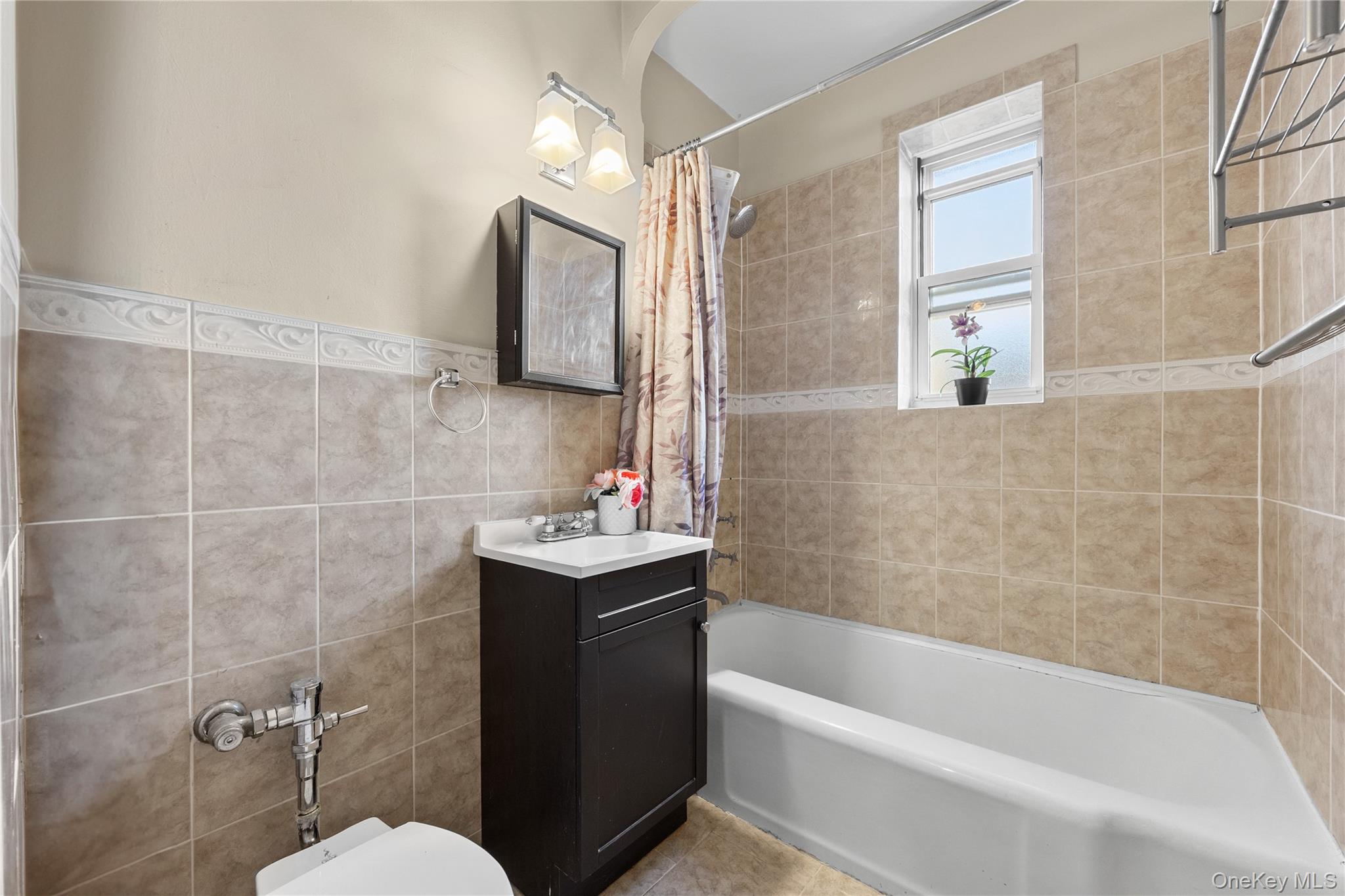 99-45 67th Road # 620, Forest Hills, NY 11375