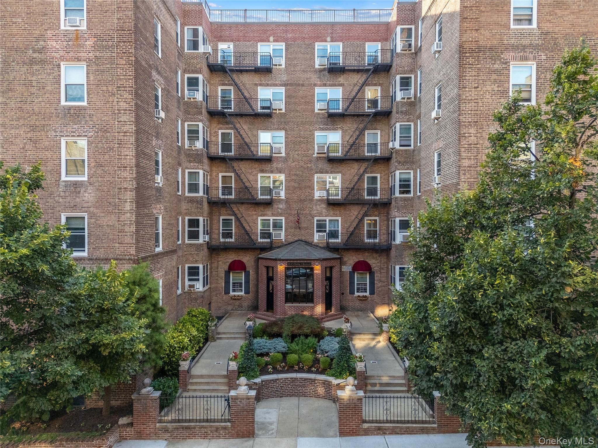99-45 67th Road # 620, Forest Hills, NY 11375