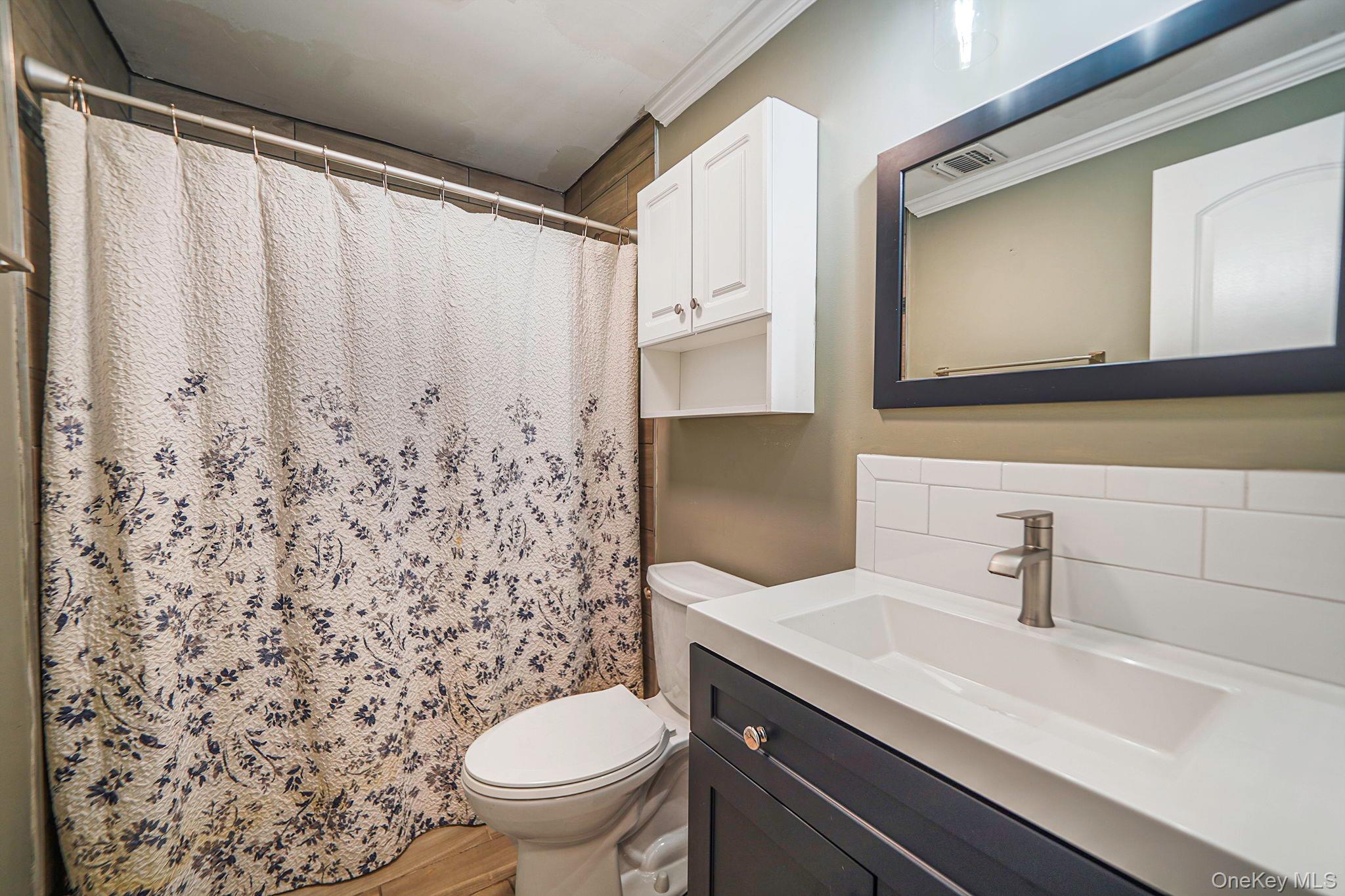 1548 Spur Drive S, Islip, NY 11751