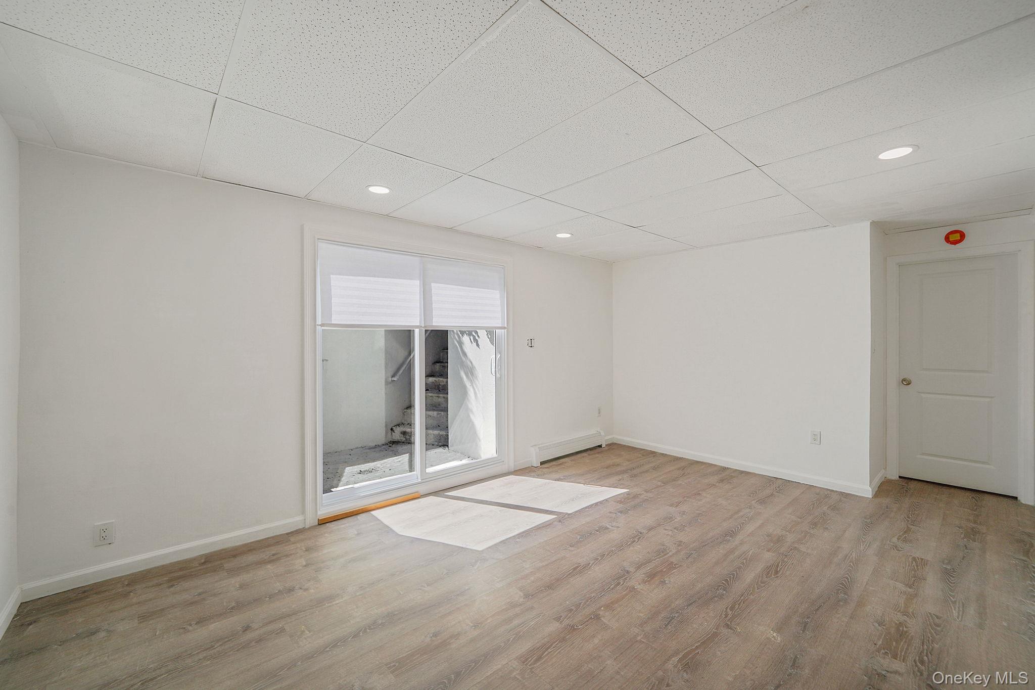 1548 Spur Drive S, Islip, NY 11751