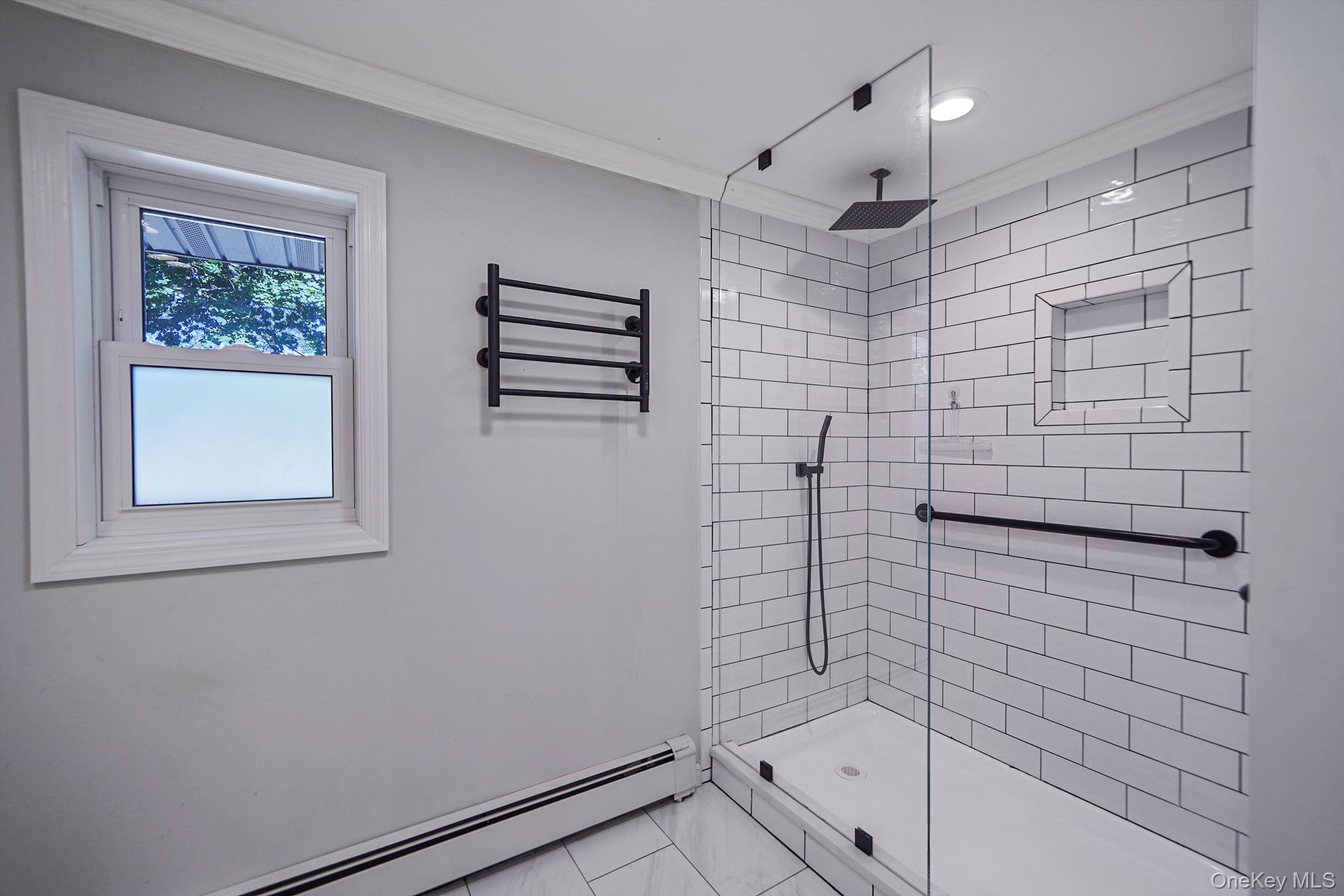 1548 Spur Drive S, Islip, NY 11751