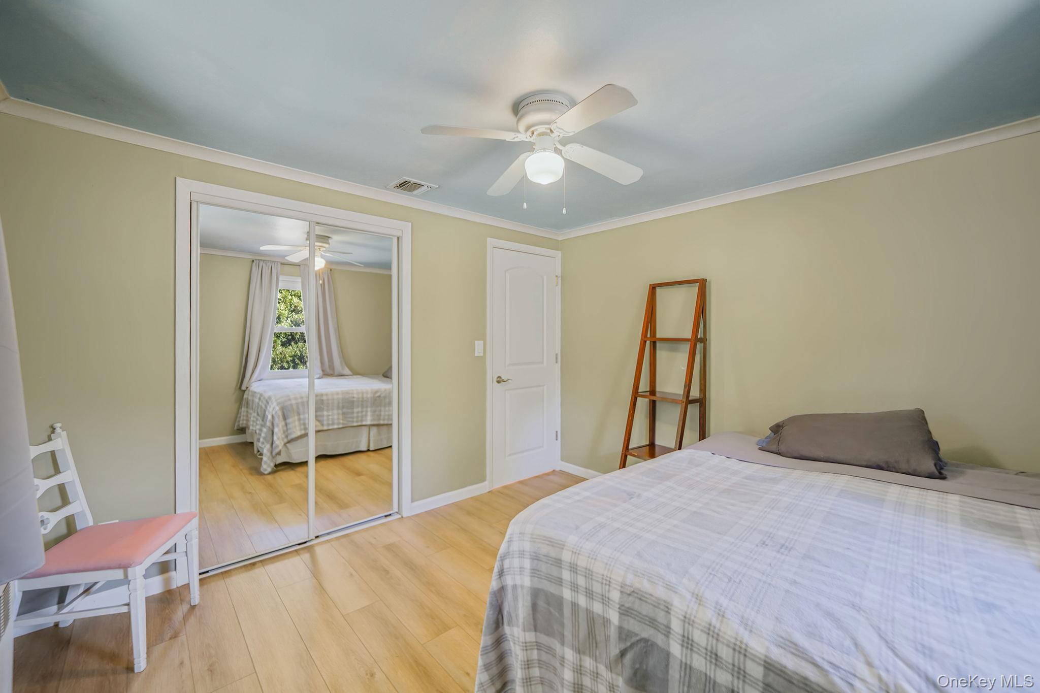 1548 Spur Drive S, Islip, NY 11751