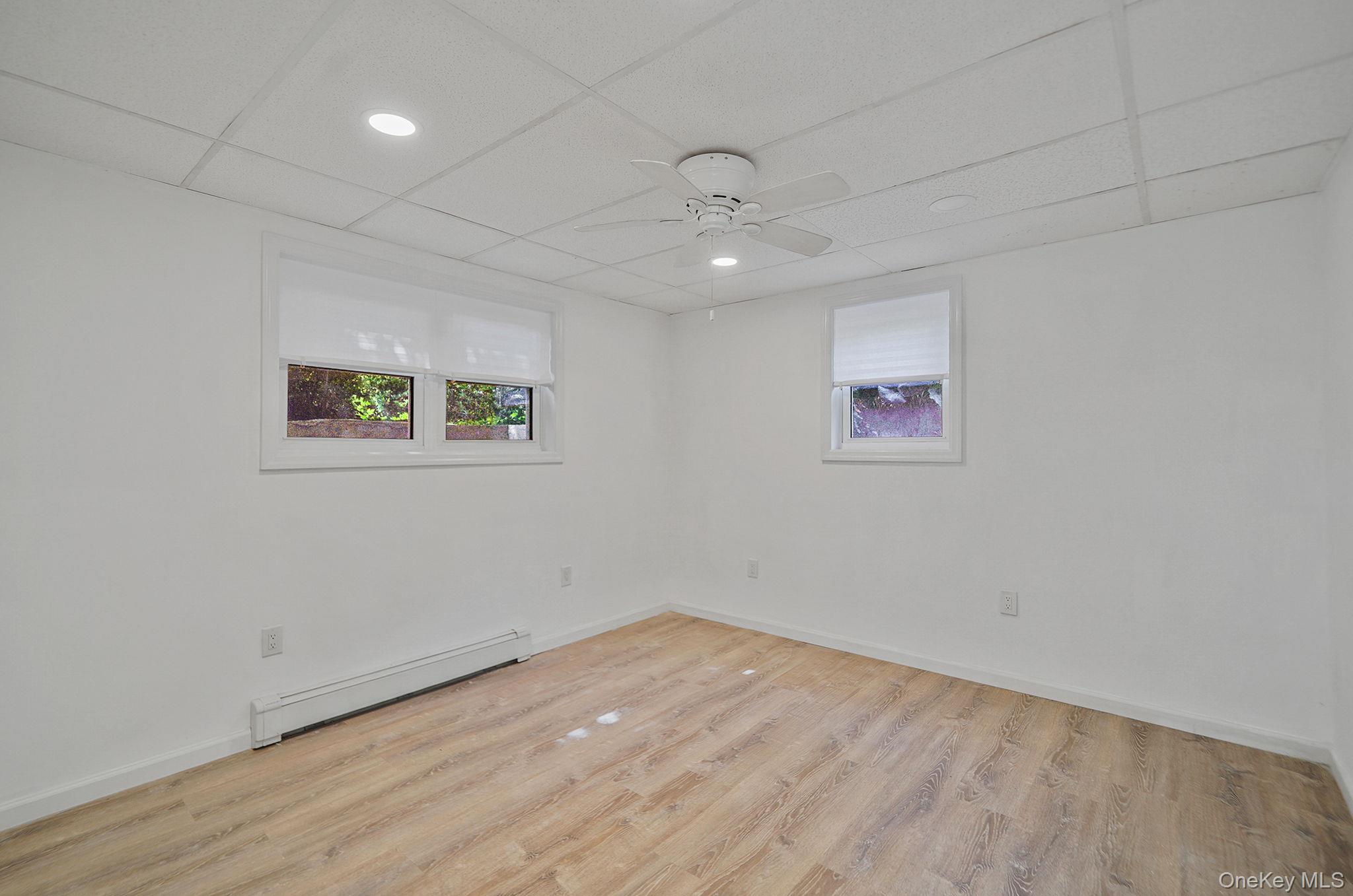 1548 Spur Drive S, Islip, NY 11751