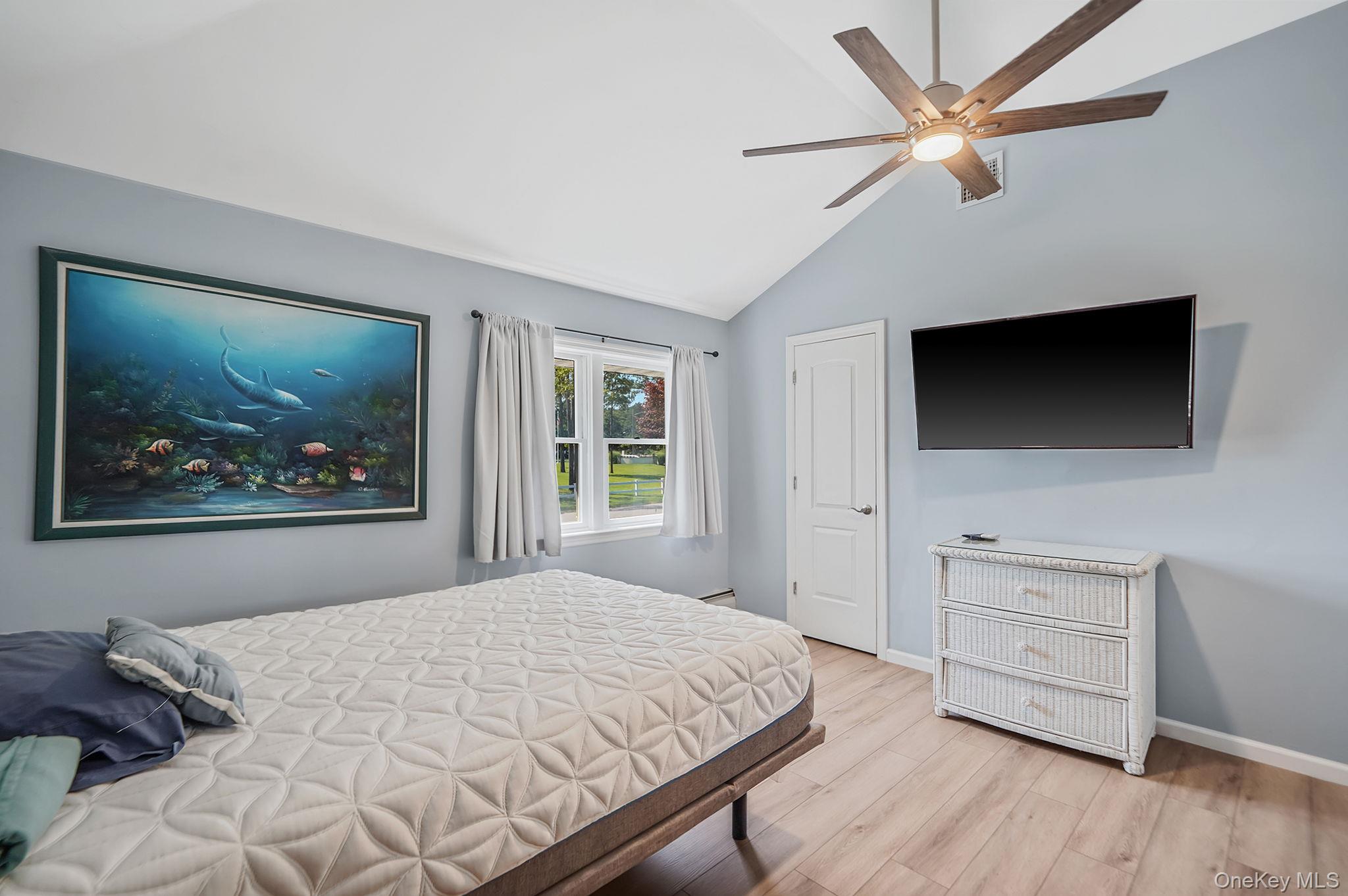 1548 Spur Drive S, Islip, NY 11751