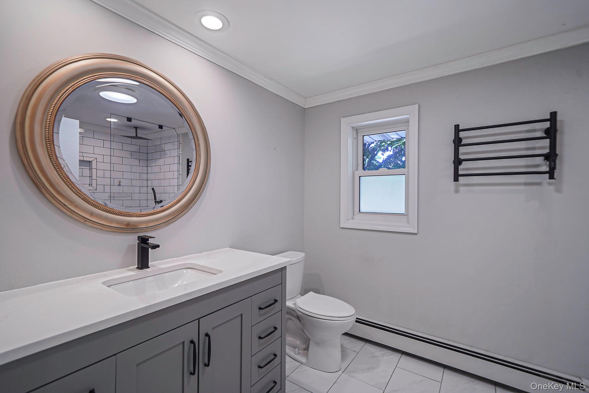 1548 Spur Drive S, Islip, NY 11751