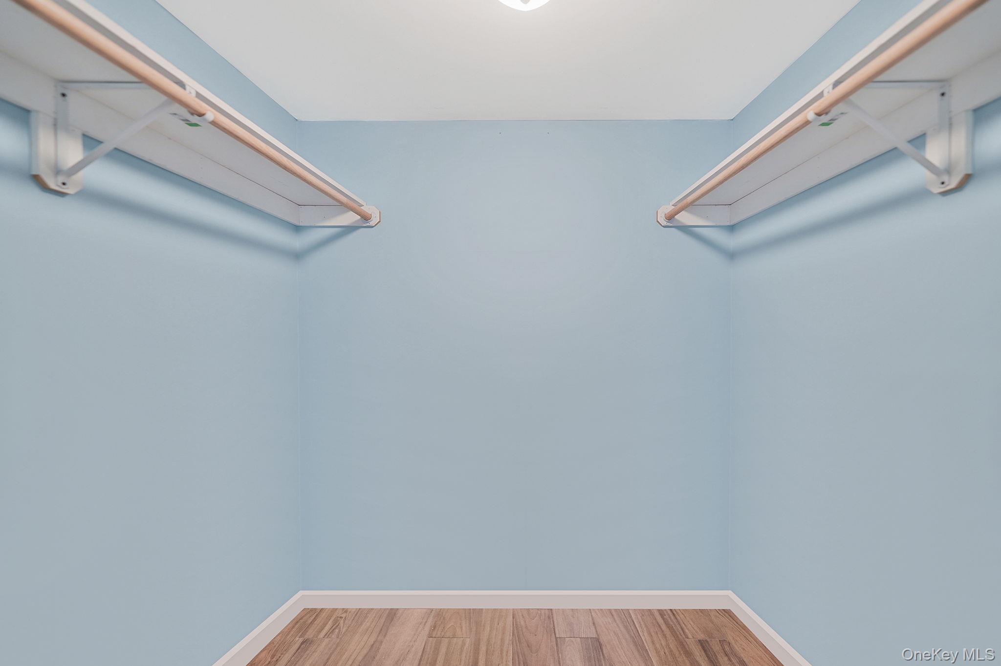 1548 Spur Drive S, Islip, NY 11751