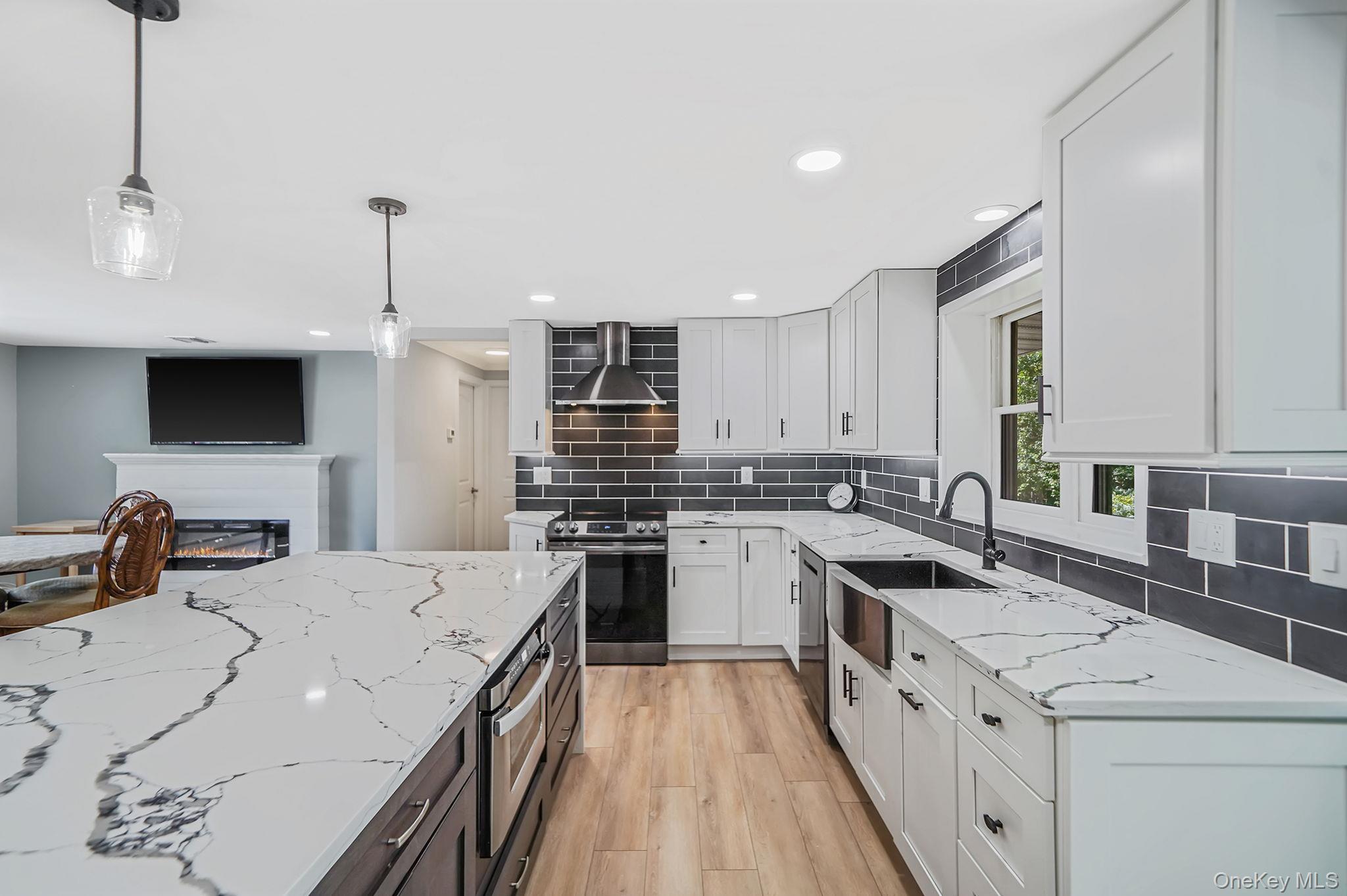 1548 Spur Drive S, Islip, NY 11751