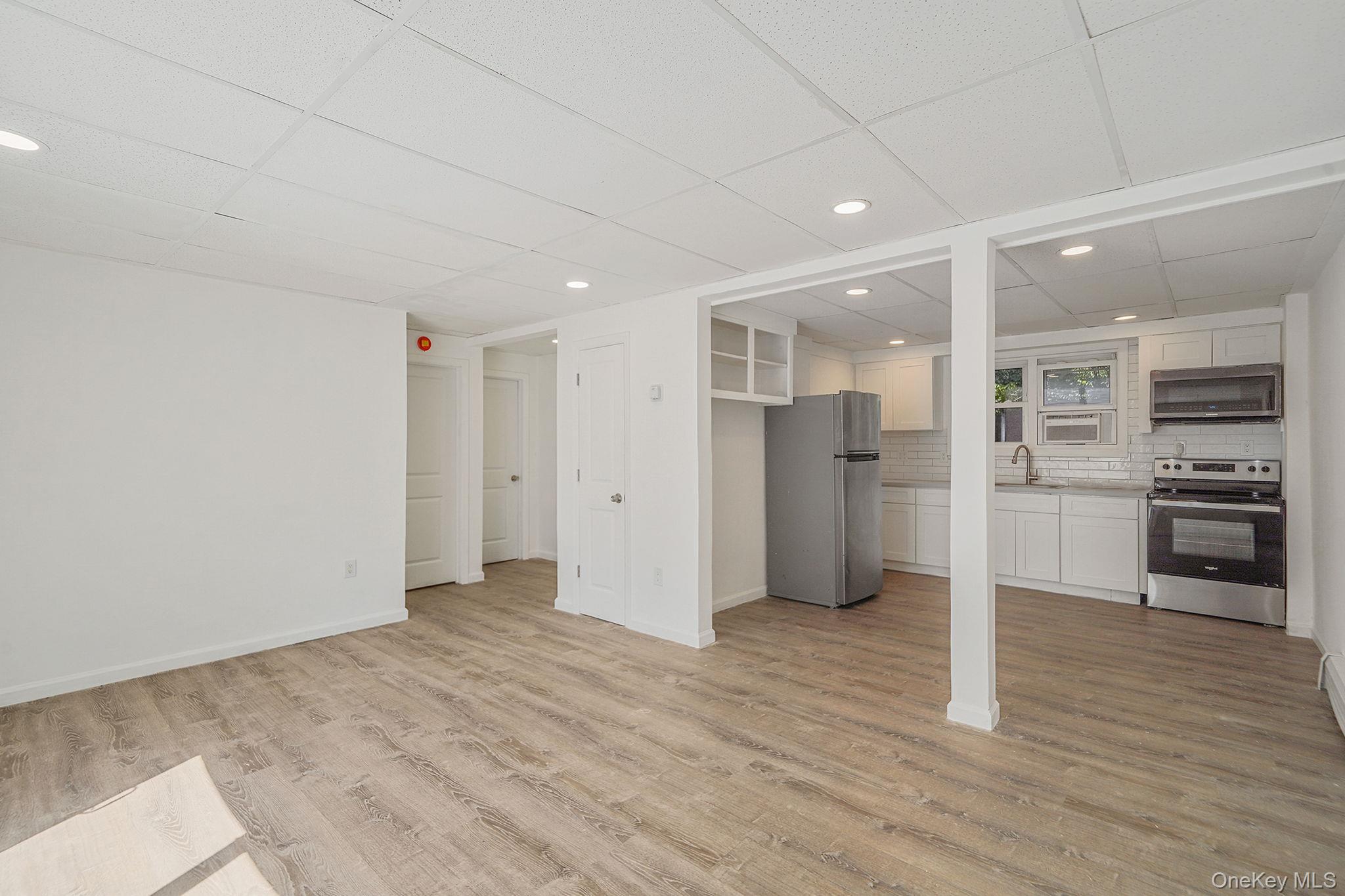 1548 Spur Drive S, Islip, NY 11751