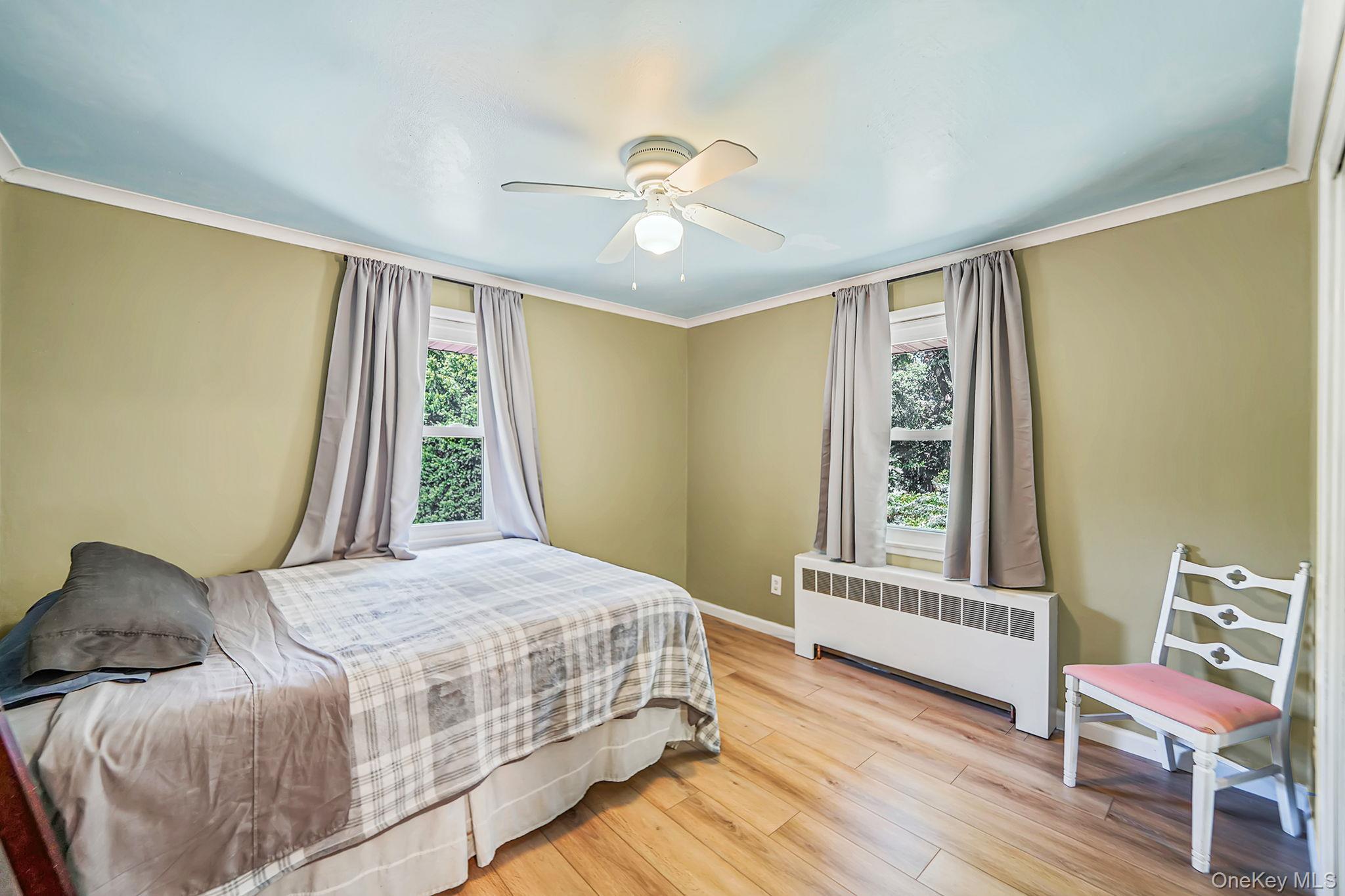 1548 Spur Drive S, Islip, NY 11751