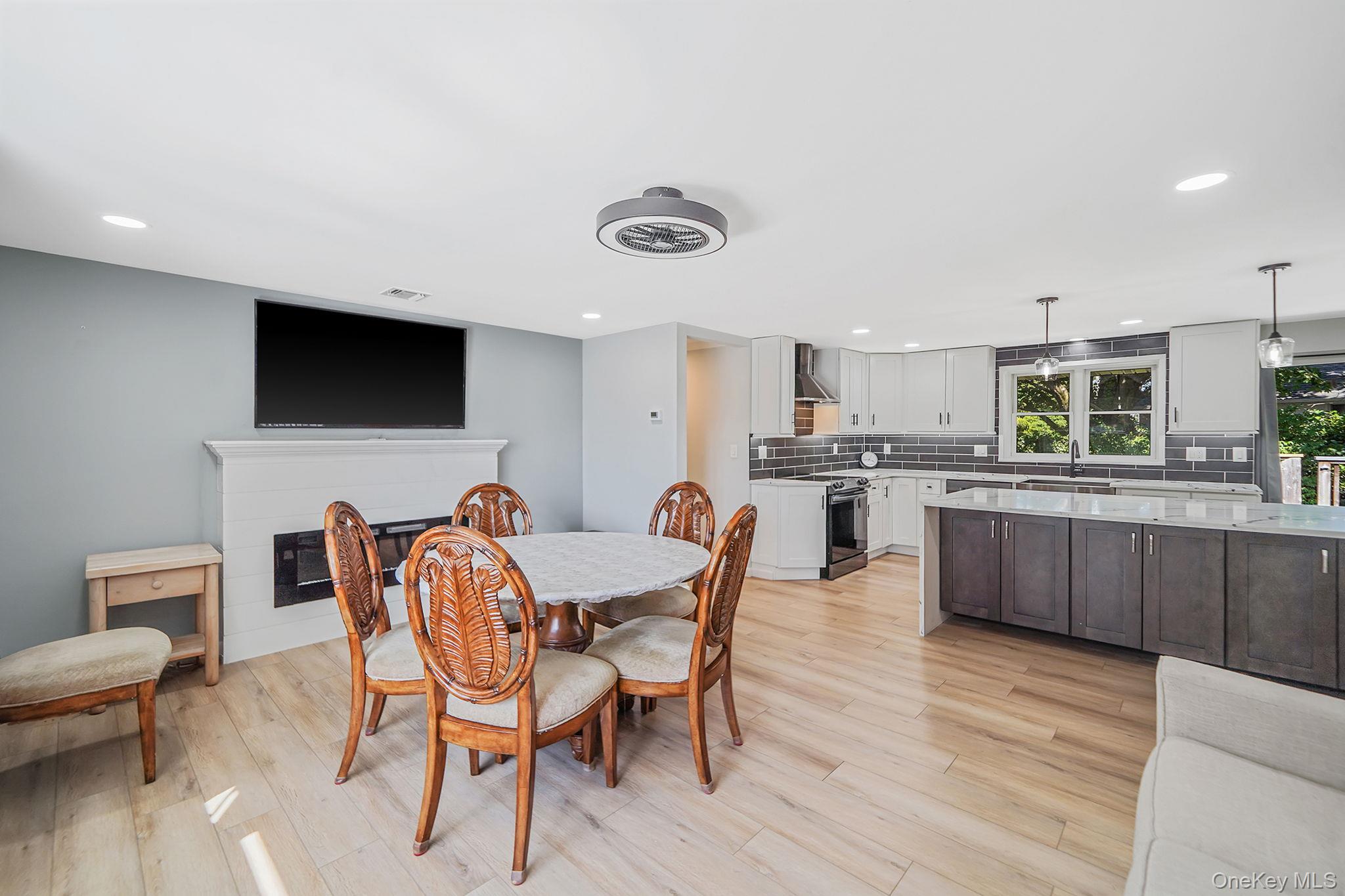 1548 Spur Drive S, Islip, NY 11751