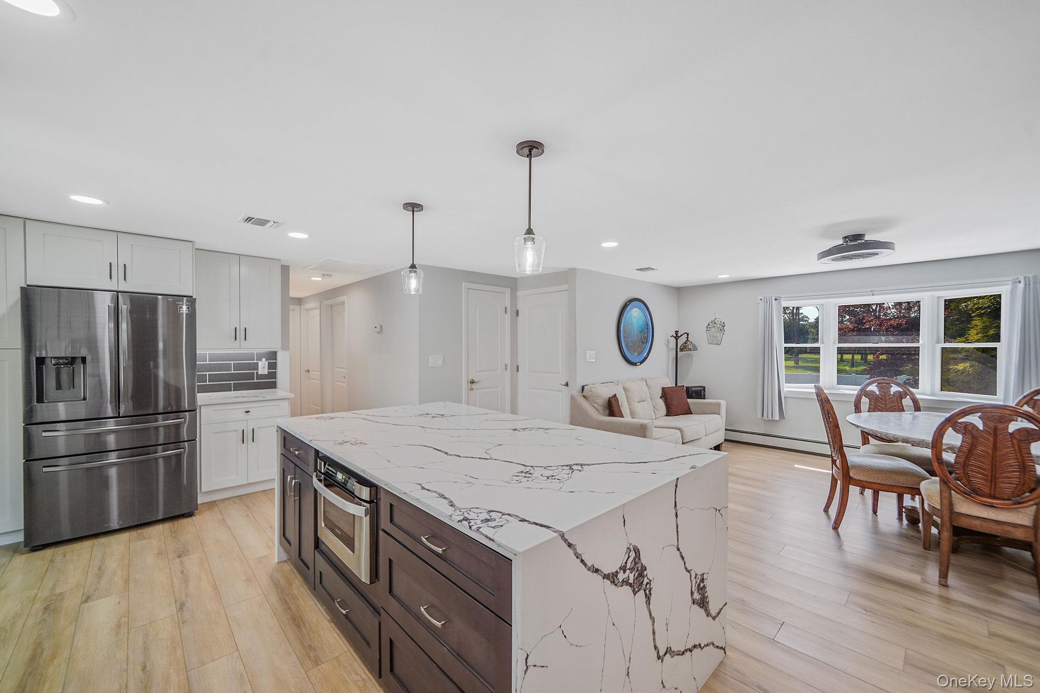 1548 Spur Drive S, Islip, NY 11751