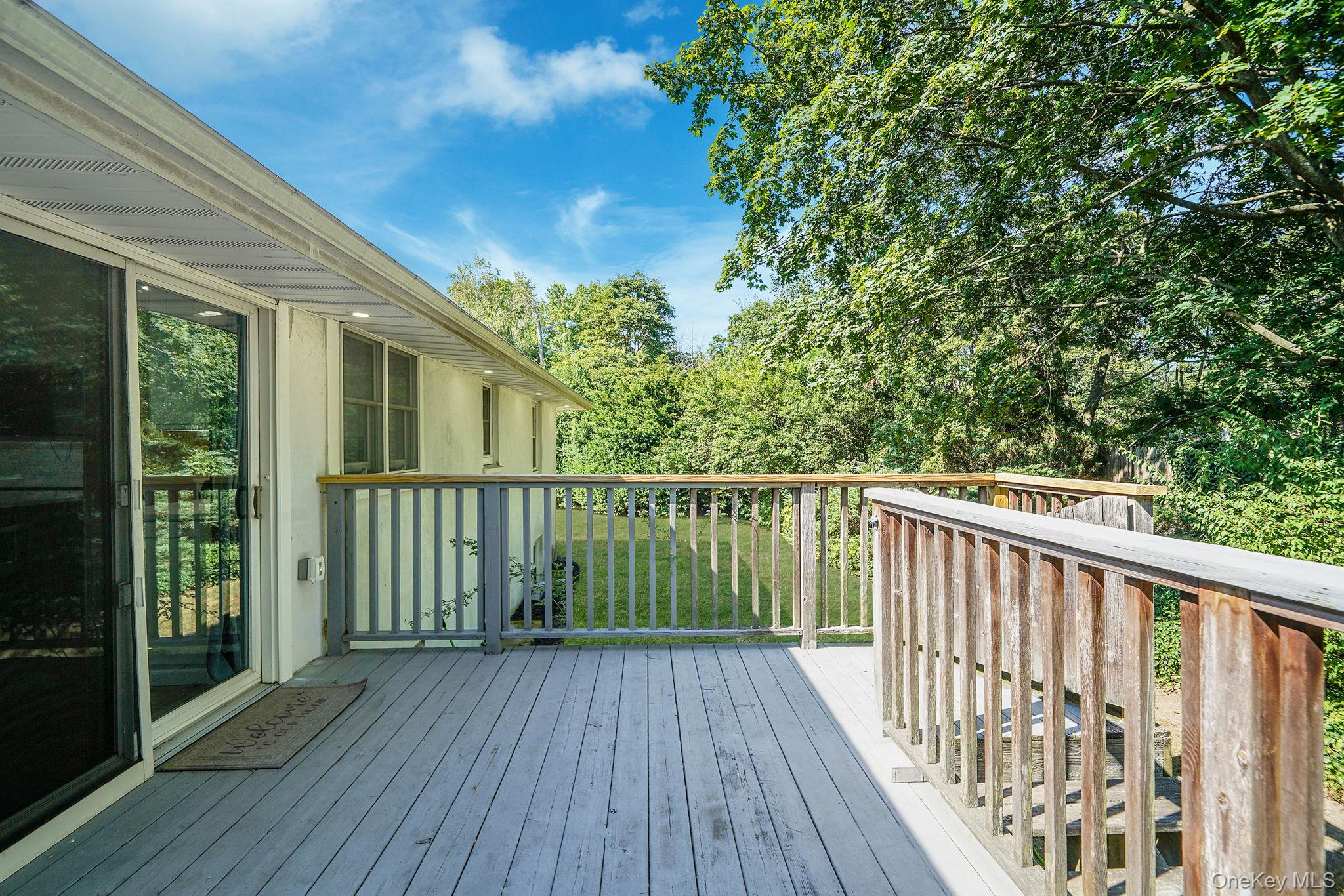 1548 Spur Drive S, Islip, NY 11751