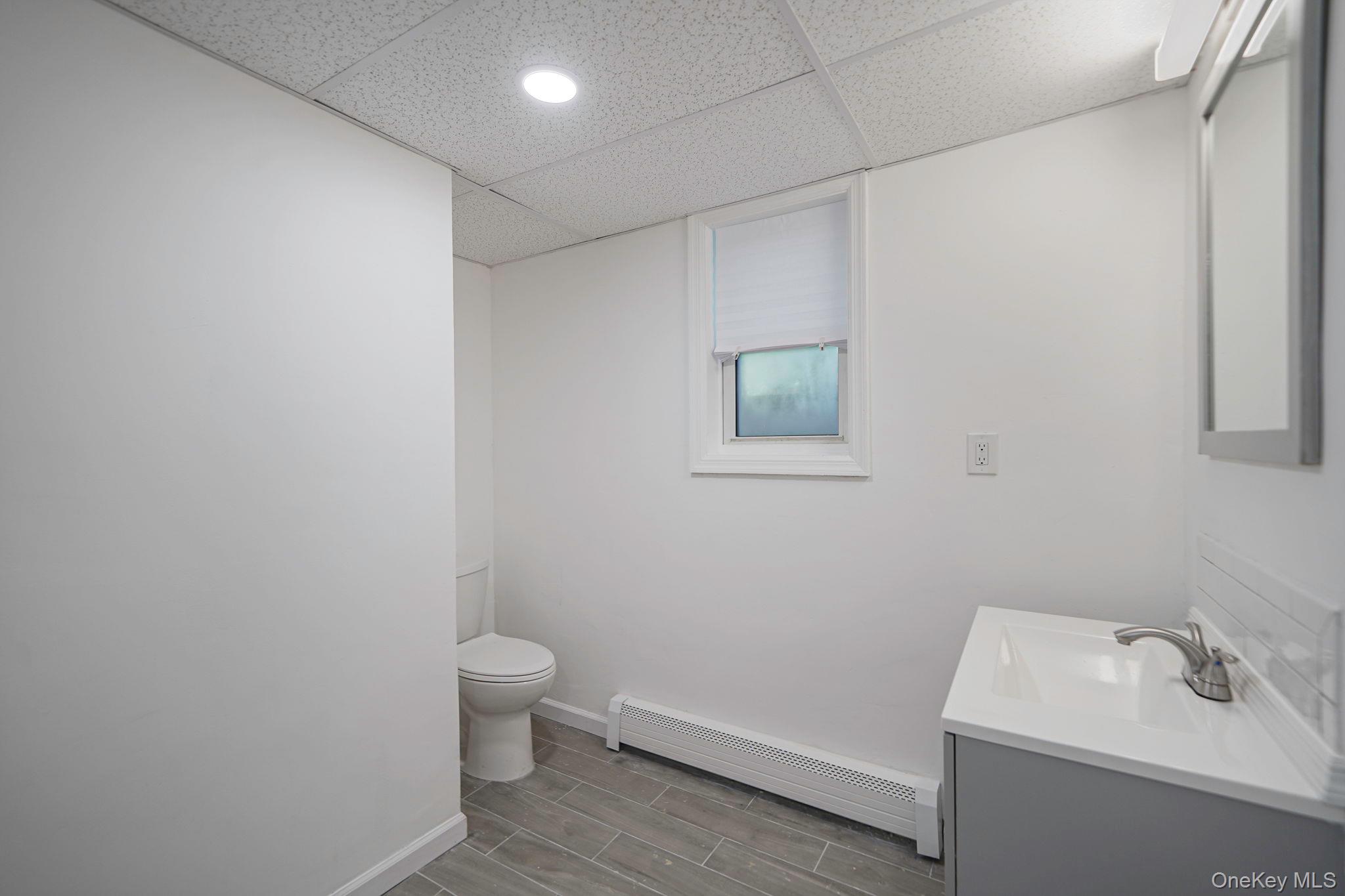 1548 Spur Drive S, Islip, NY 11751