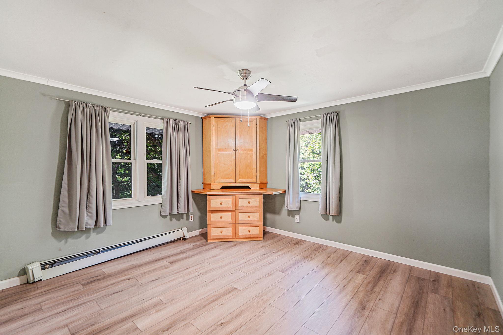 1548 Spur Drive S, Islip, NY 11751