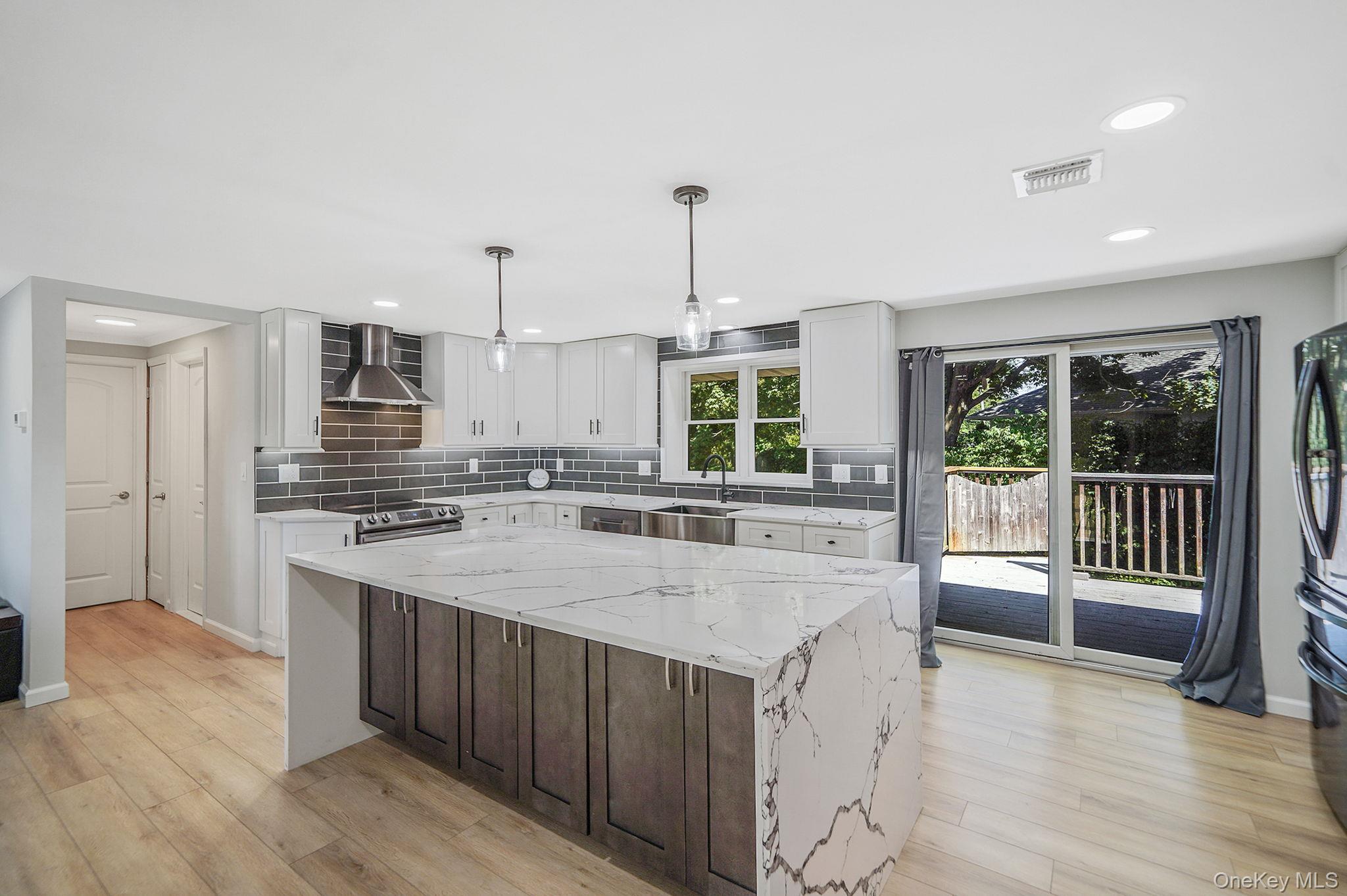 1548 Spur Drive S, Islip, NY 11751