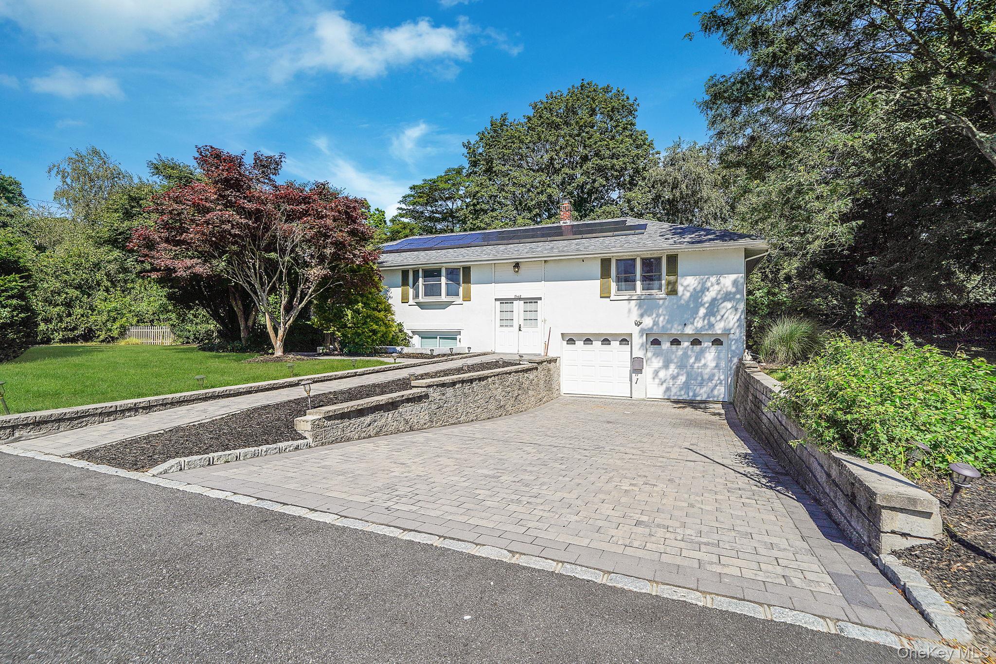 1548 Spur Drive S, Islip, NY 11751