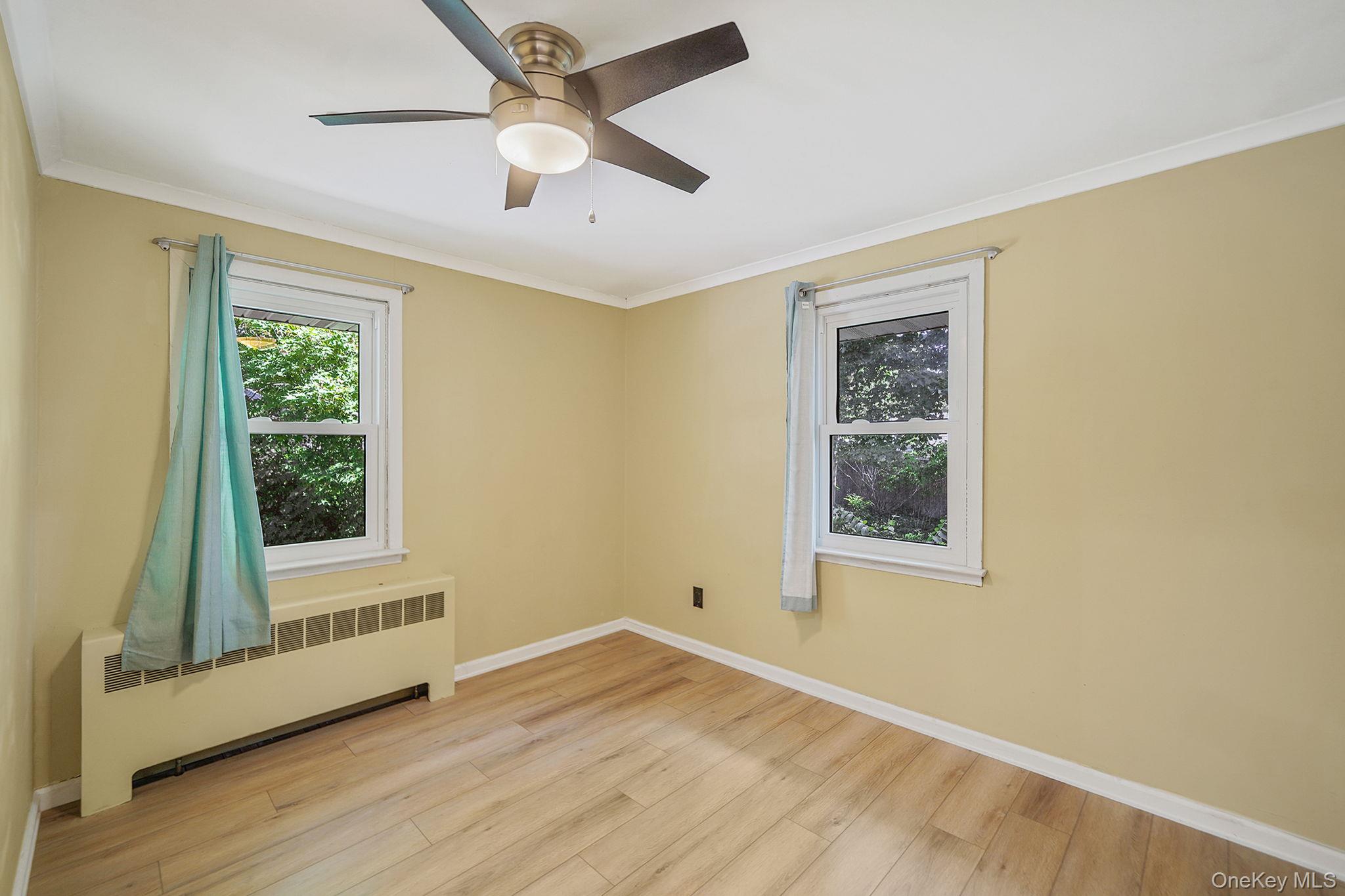 1548 Spur Drive S, Islip, NY 11751