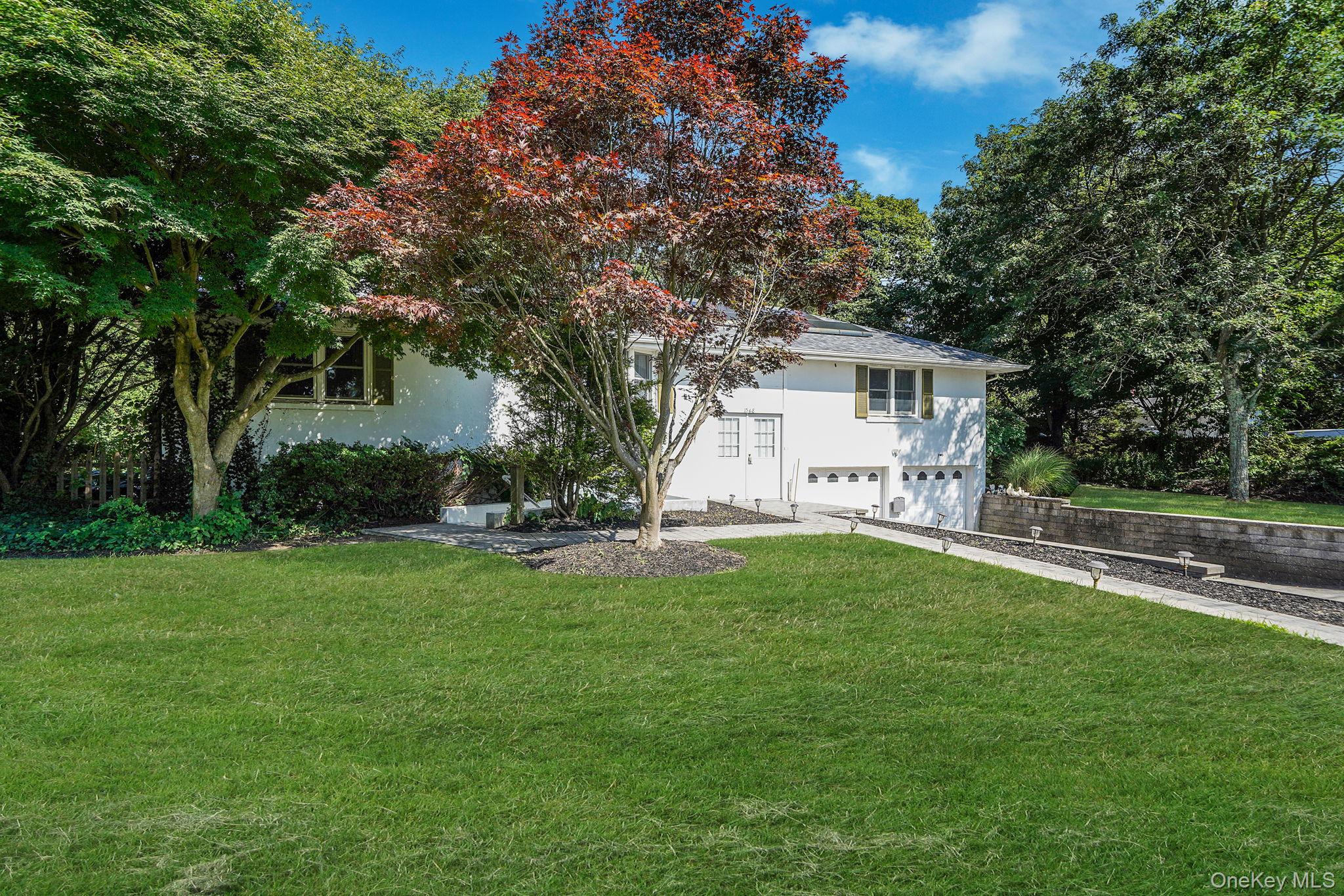 1548 Spur Drive S, Islip, NY 11751