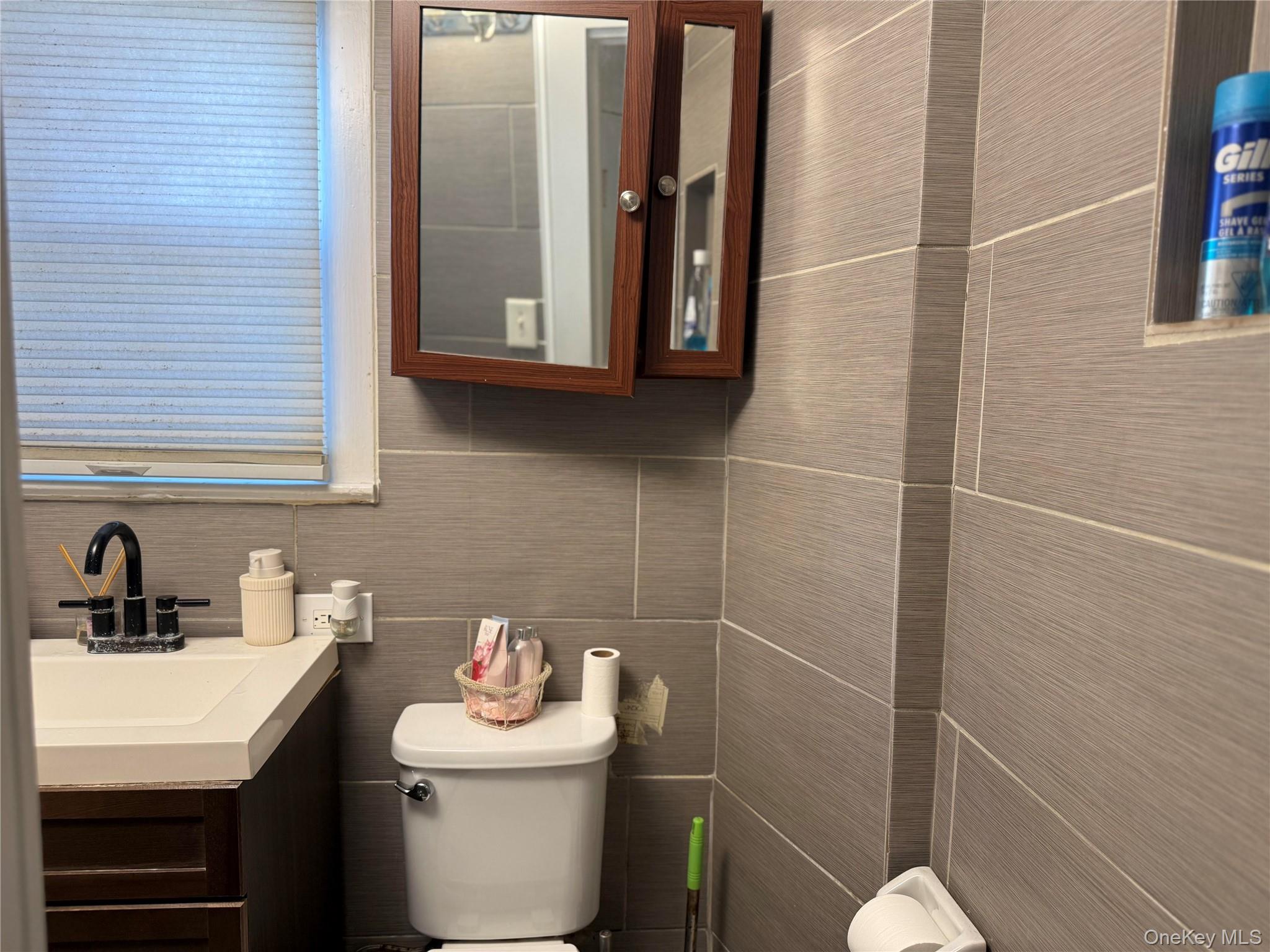 546 Clark Place, Uniondale, NY 11553