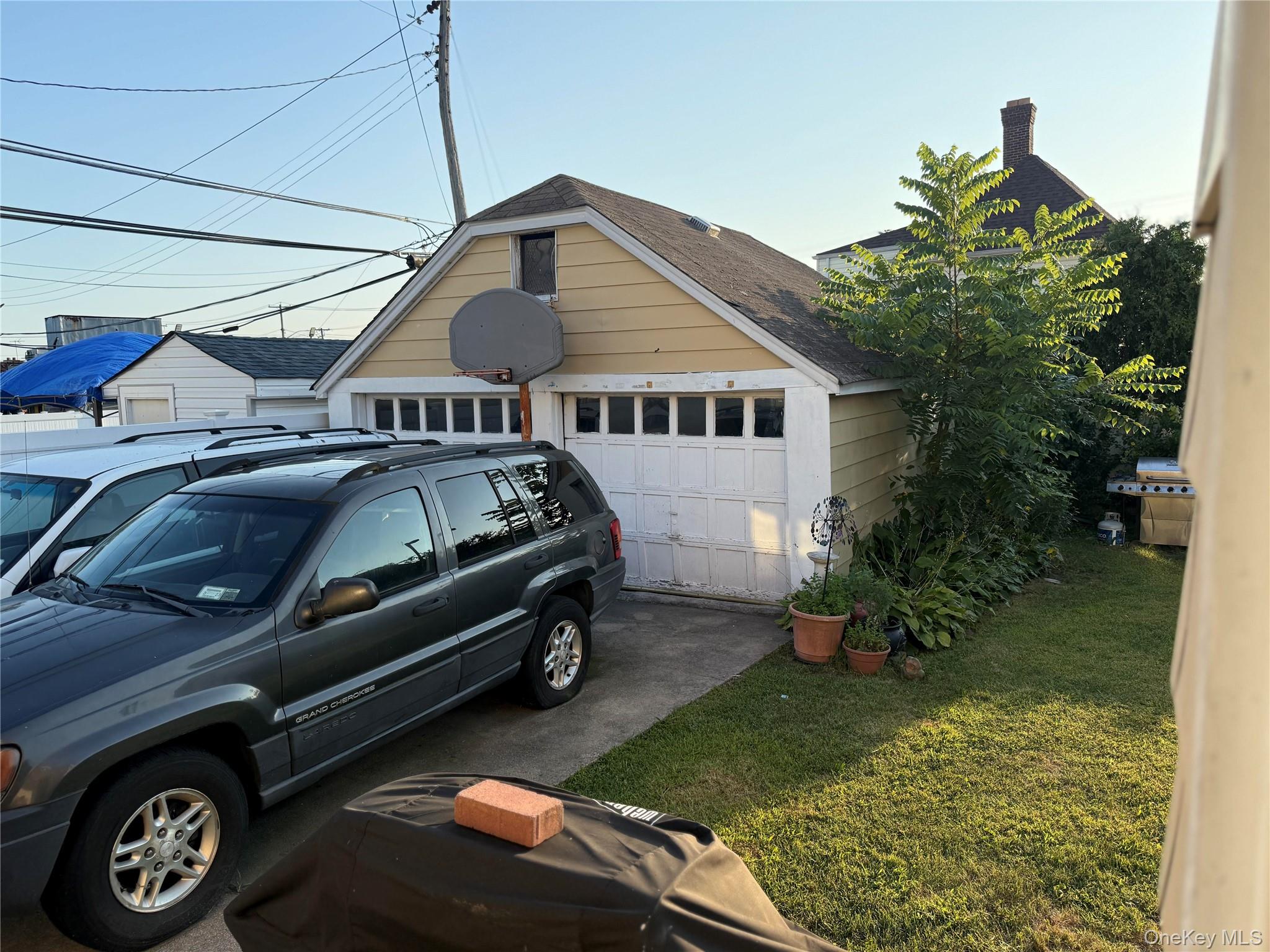 546 Clark Place, Uniondale, NY 11553