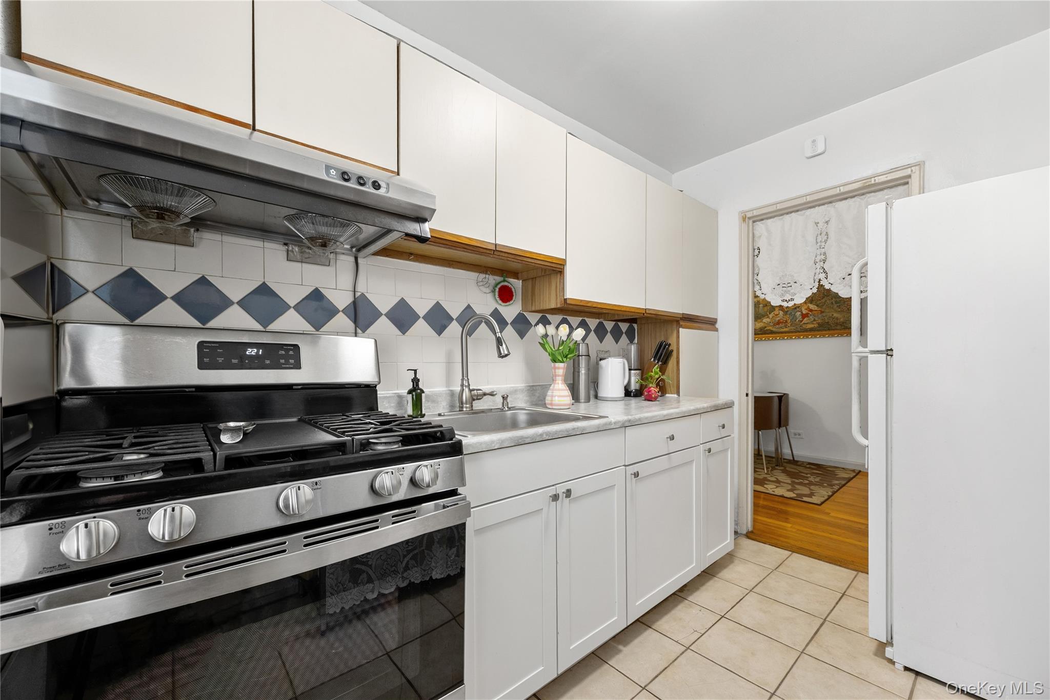 73-23 210th Street # 2G, Bayside, NY 11364