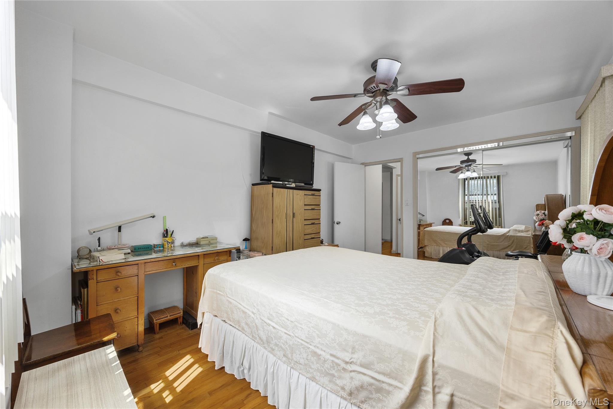 73-23 210th Street # 2G, Bayside, NY 11364