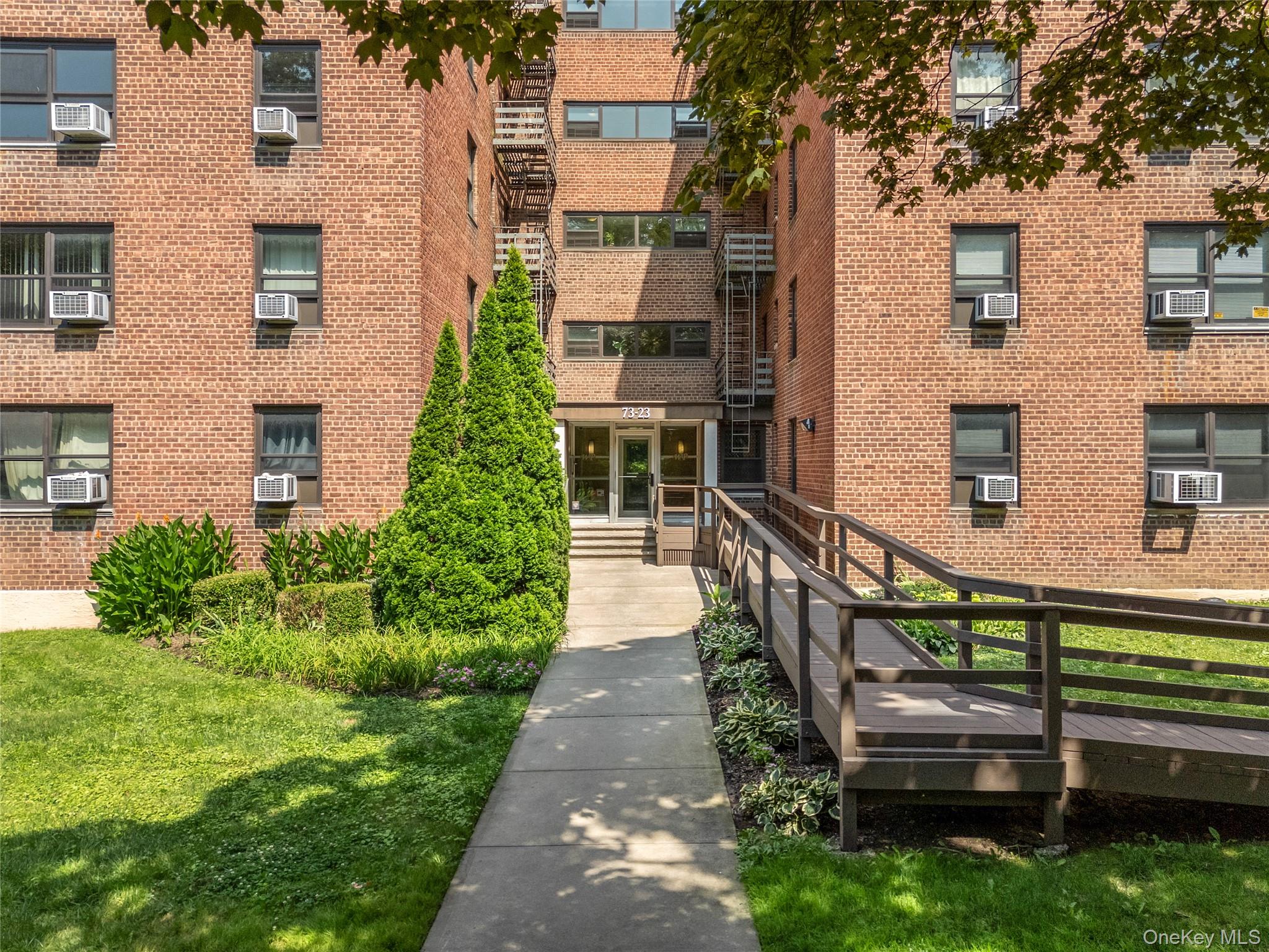 73-23 210th Street # 2G, Bayside, NY 11364