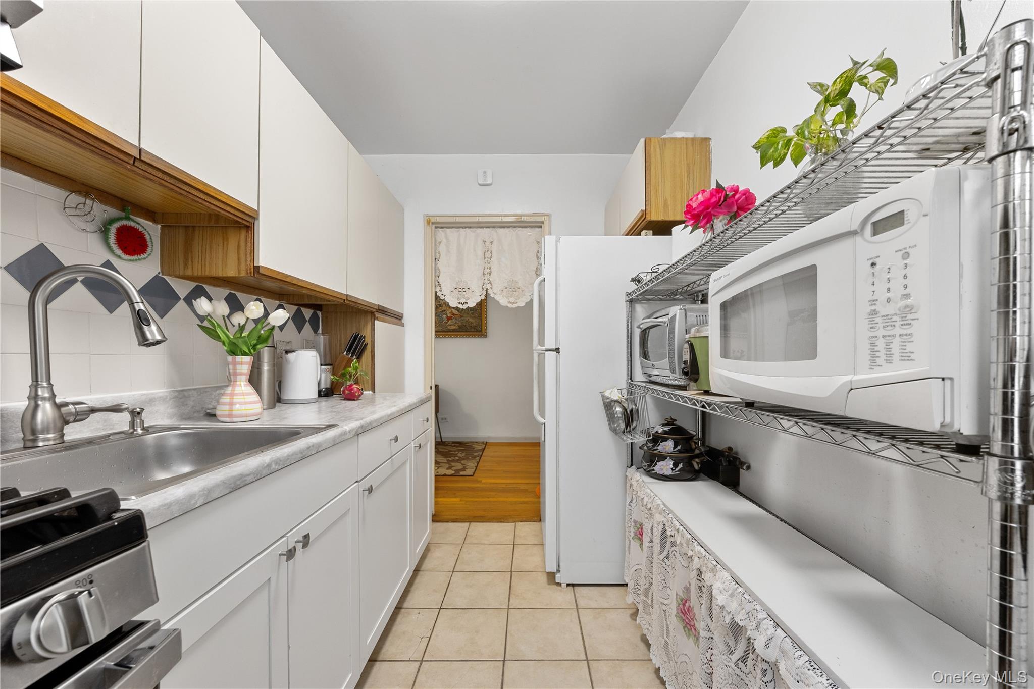 73-23 210th Street # 2G, Bayside, NY 11364