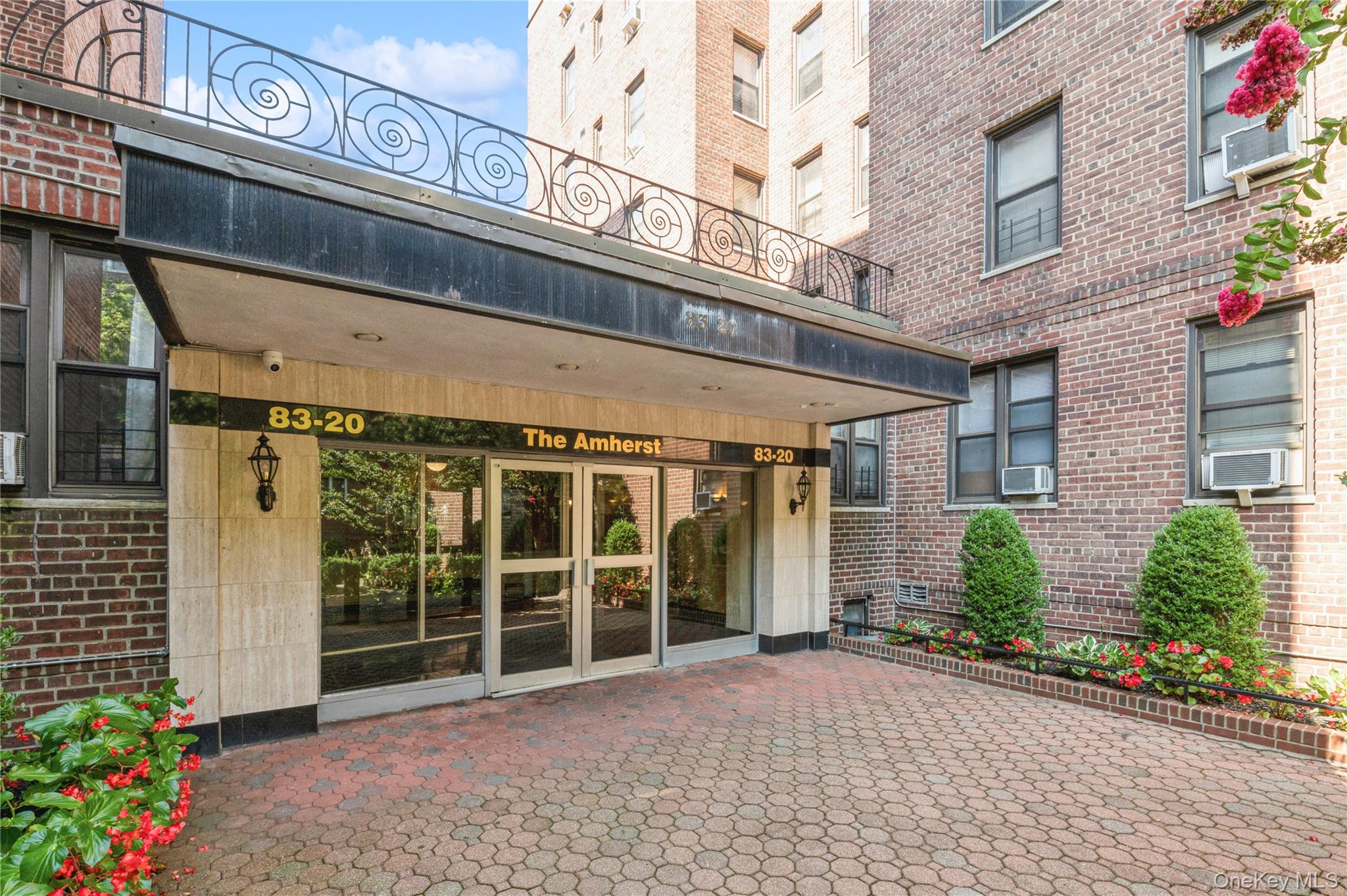 83-20 141 ST # 6N, Briarwood, NY 11435