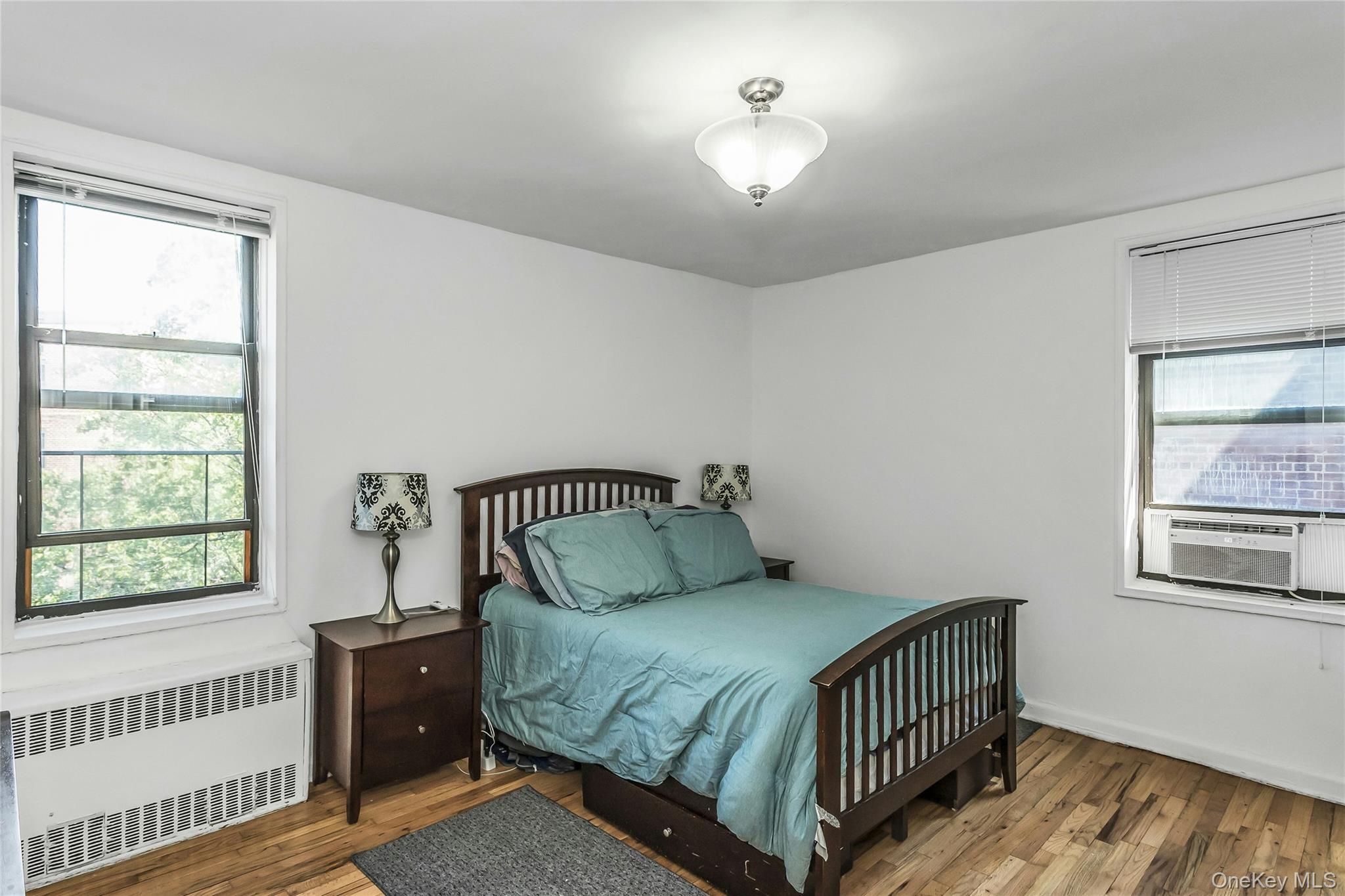 83-20 141 ST # 6 N, Briarwood, NY 11435