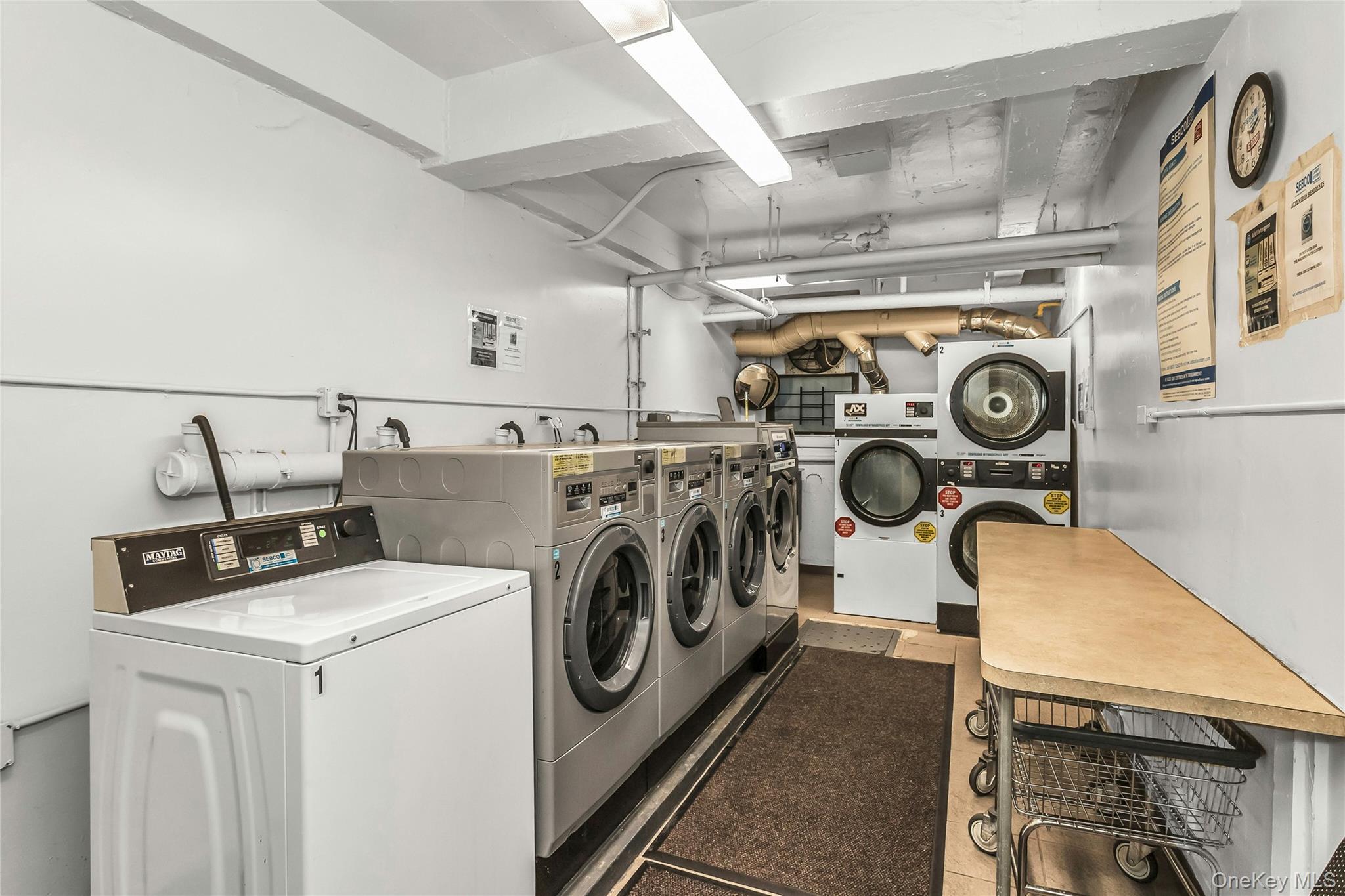 83-20 141 ST # 6 N, Briarwood, NY 11435