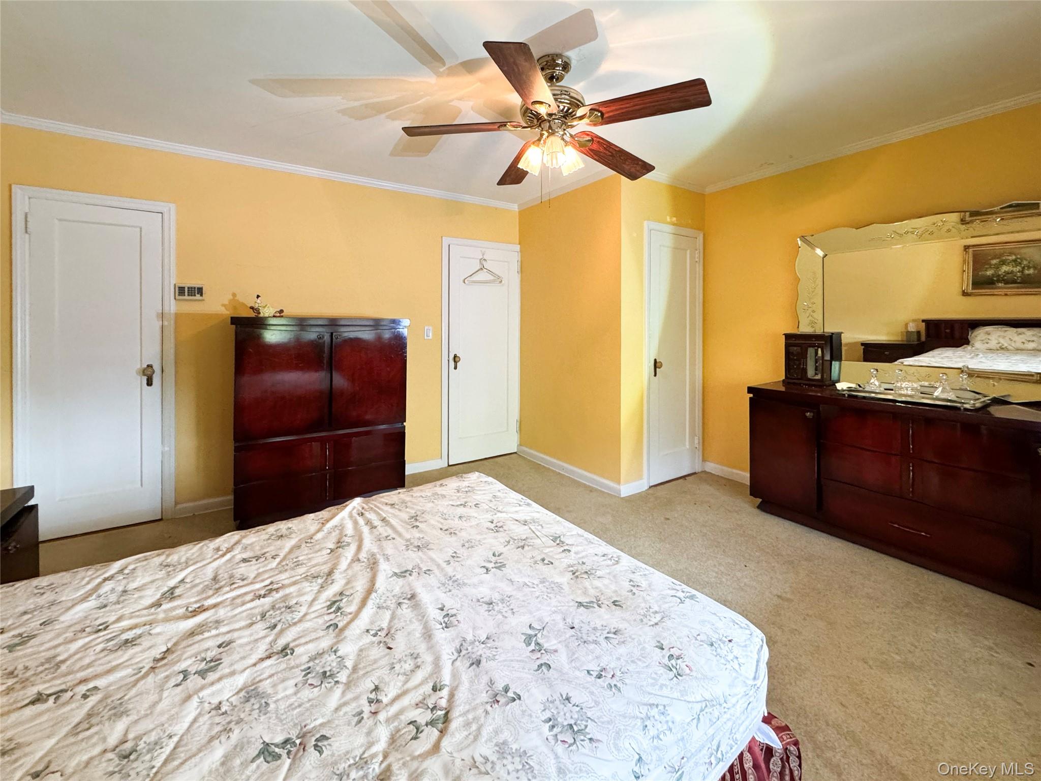 6073 71 Street, Maspeth, NY 11378