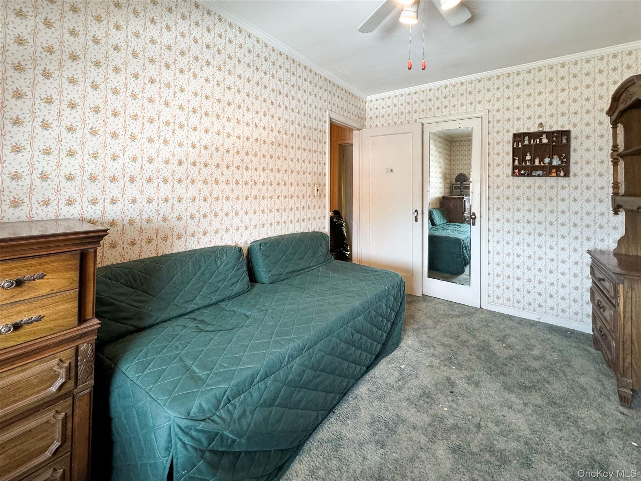 6073 71 Street, Maspeth, NY 11378