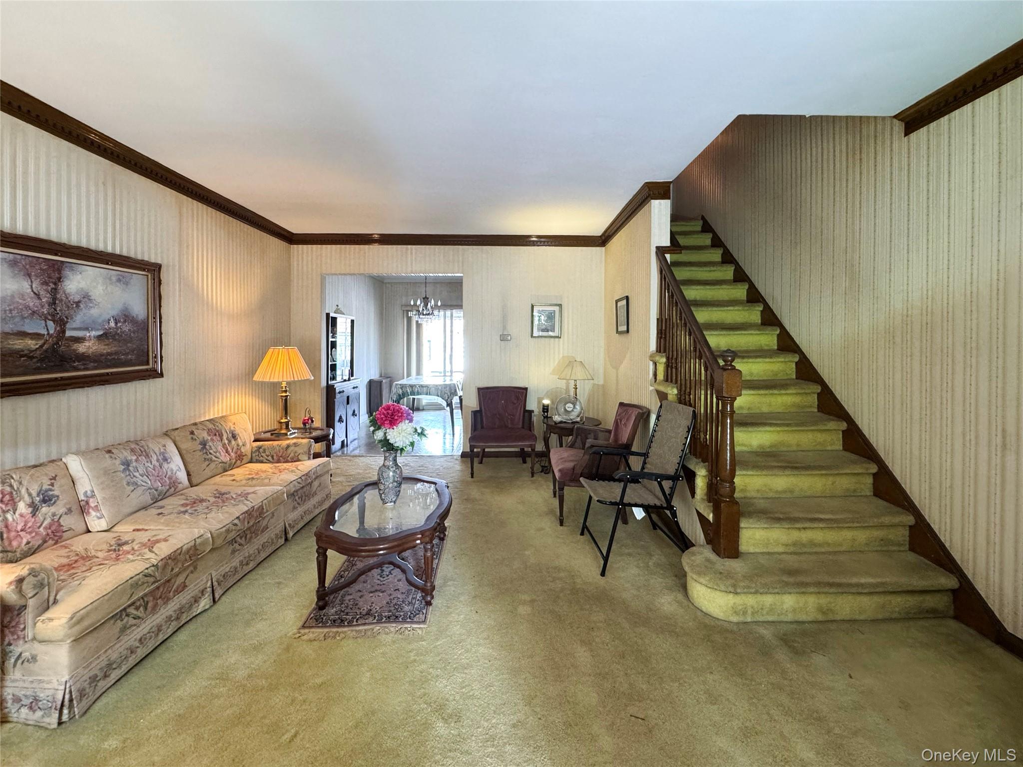 6073 71 Street, Maspeth, NY 11378