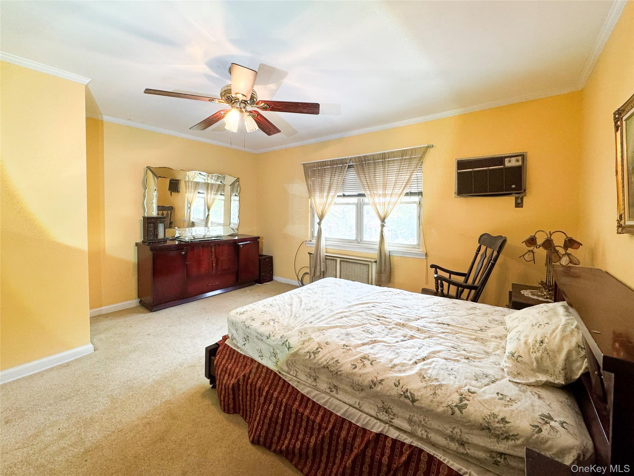 6073 71 Street, Maspeth, NY 11378