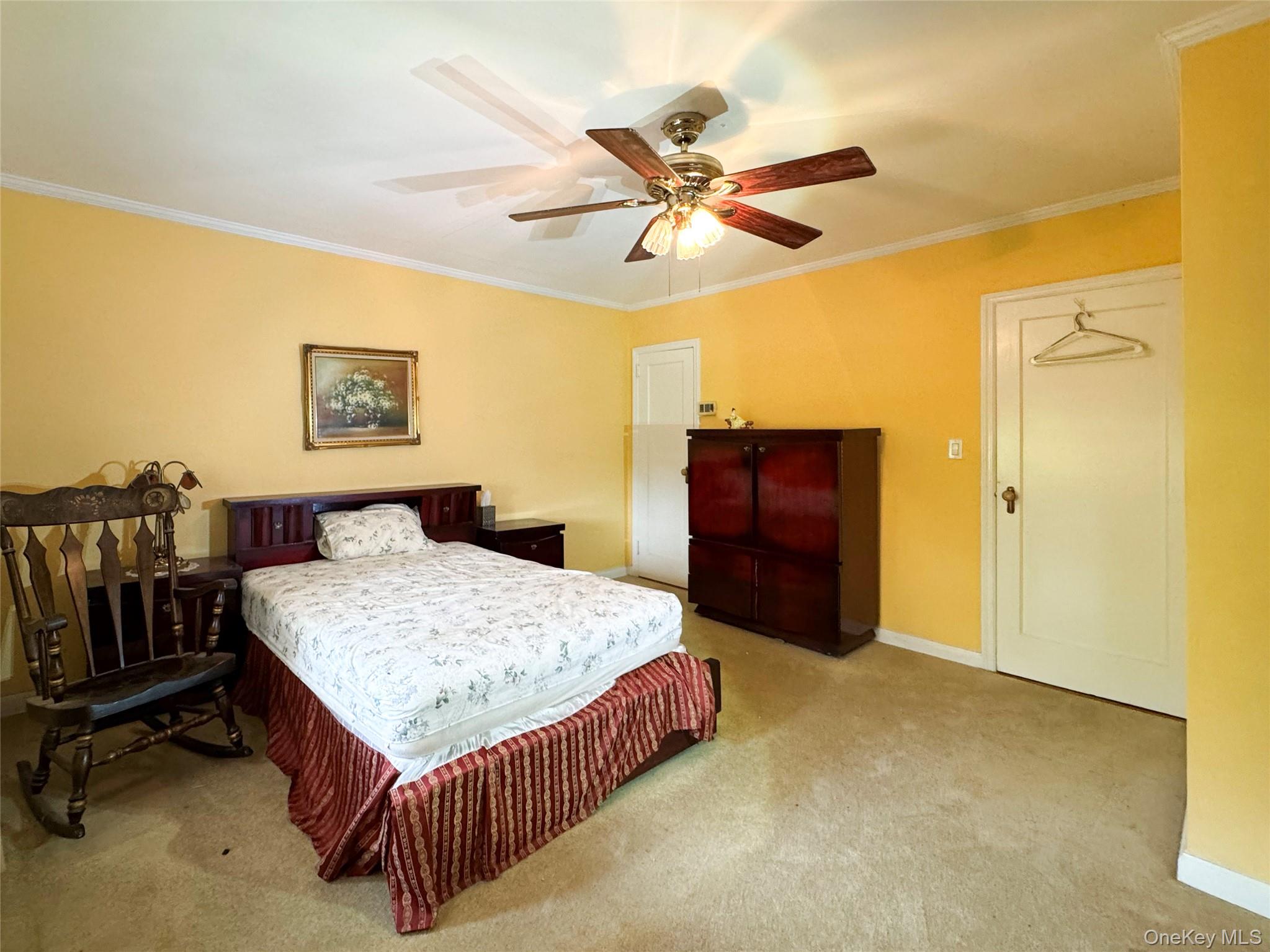 6073 71 Street, Maspeth, NY 11378