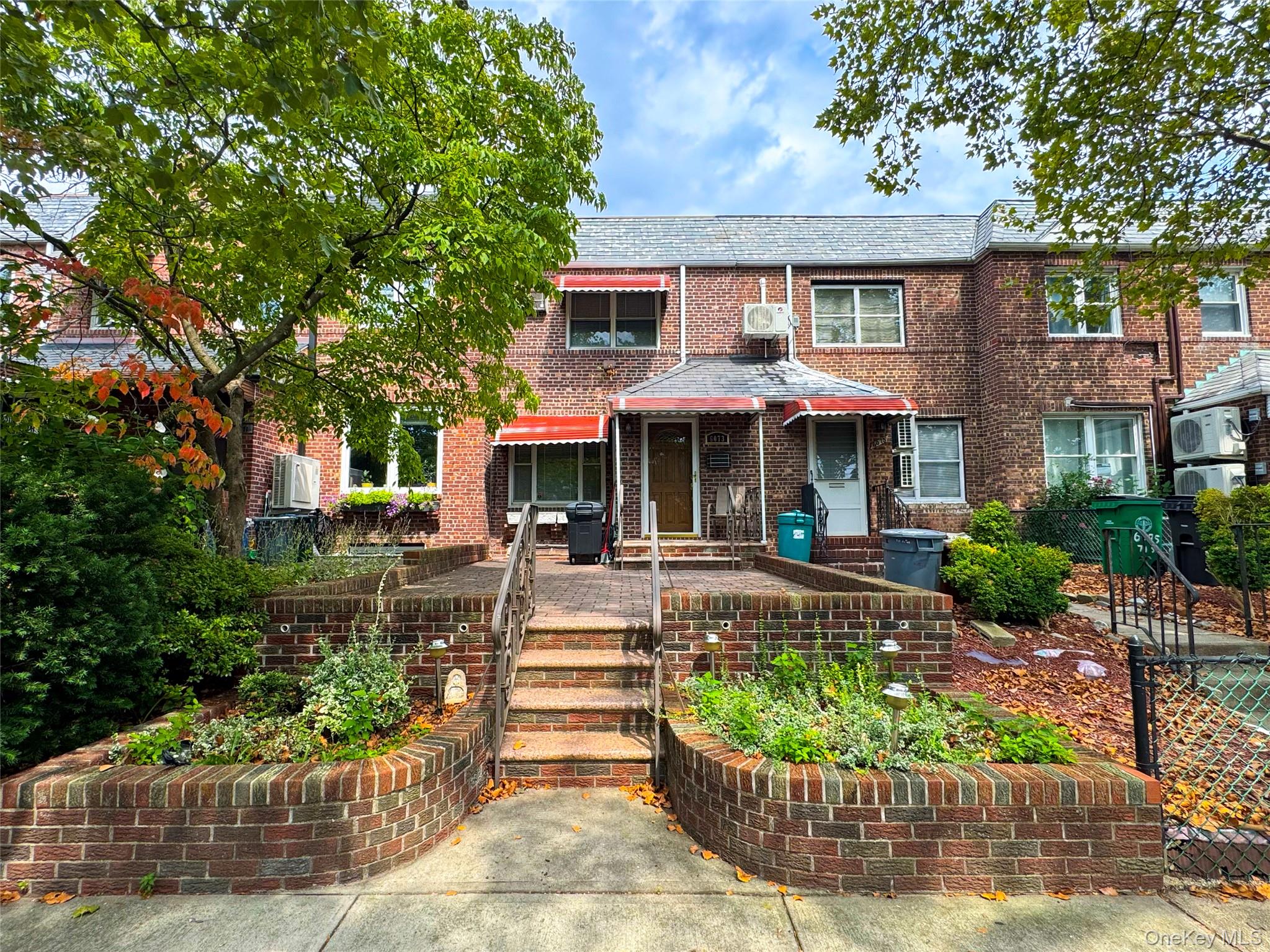 6073 71 Street, Maspeth, NY 11378