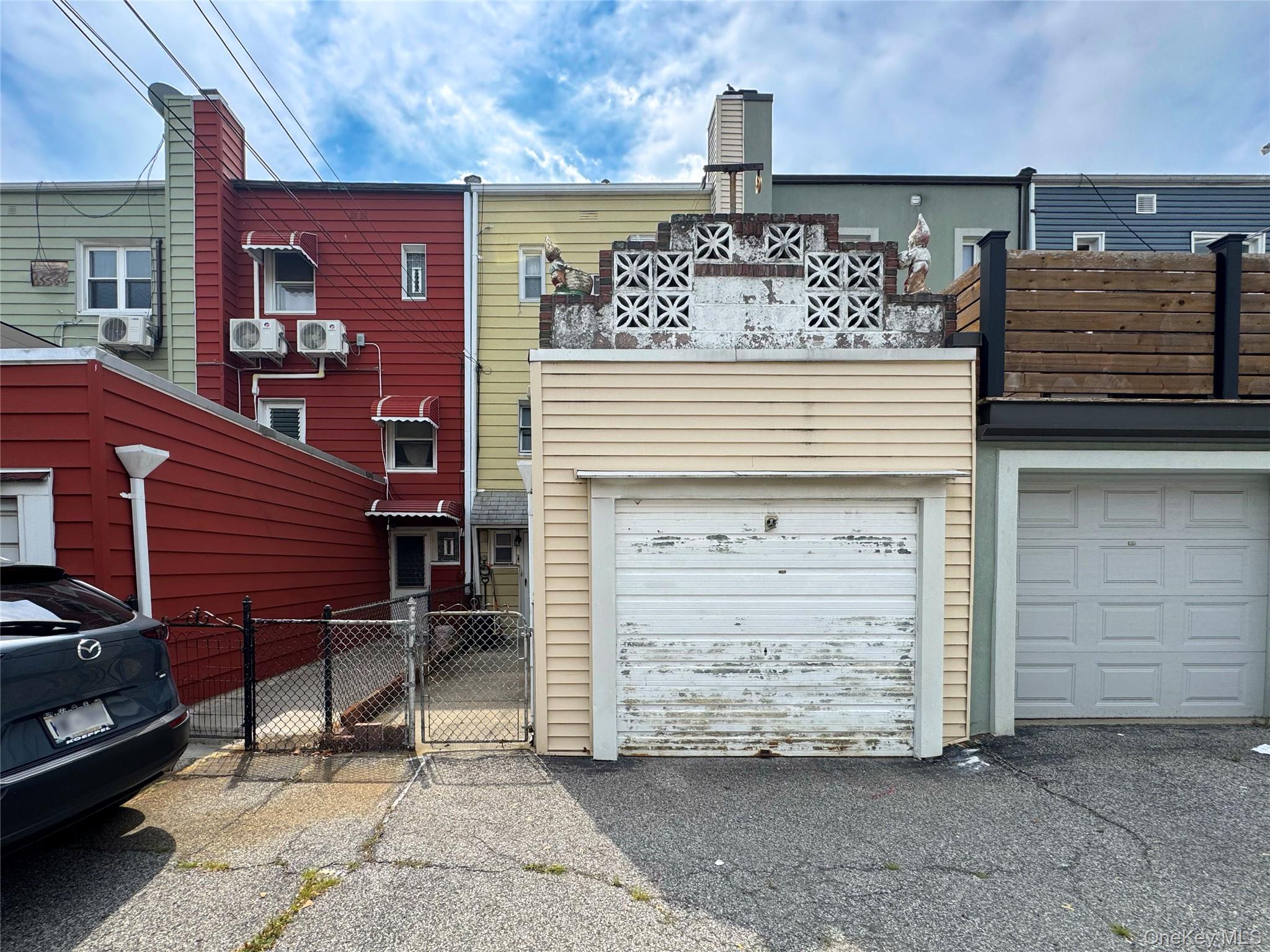 6073 71 Street, Maspeth, NY 11378