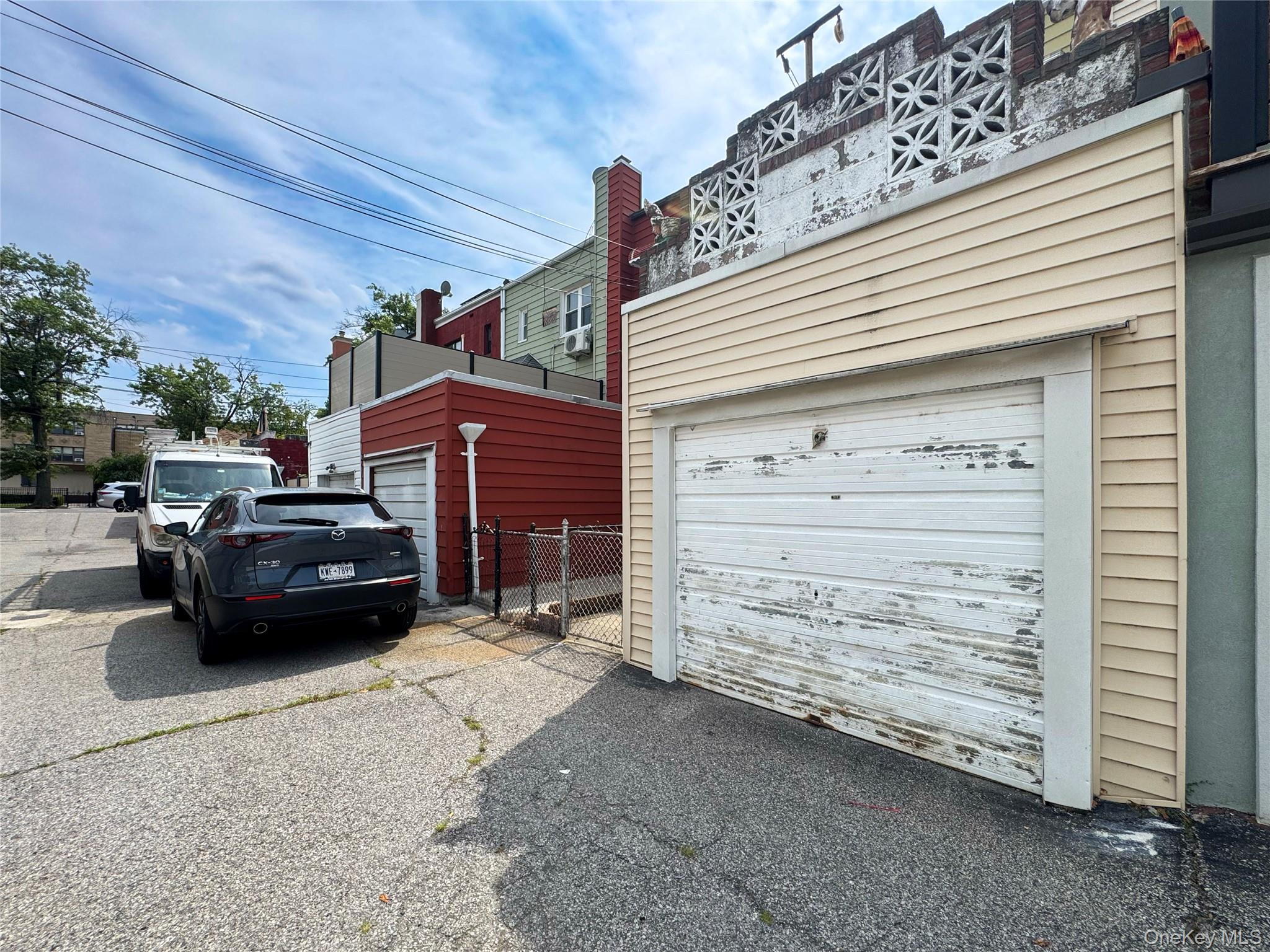 6073 71 Street, Maspeth, NY 11378