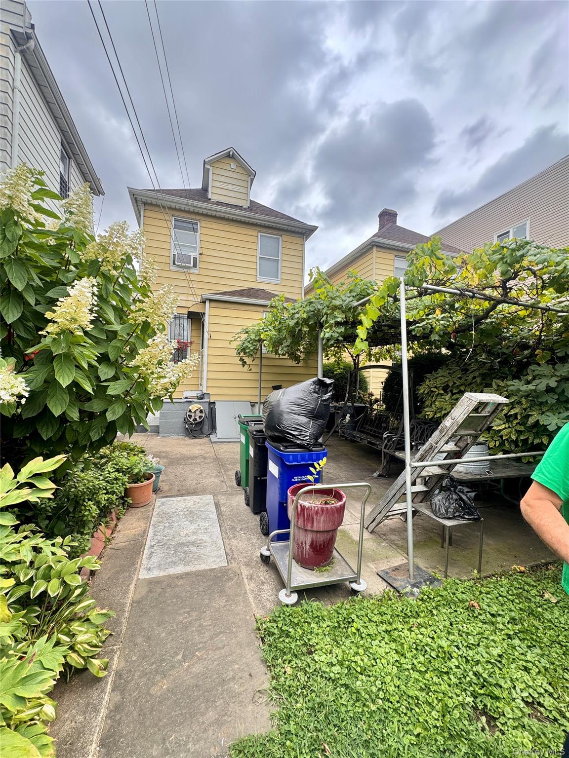 101-17 46th Ave, Corona, NY 11368