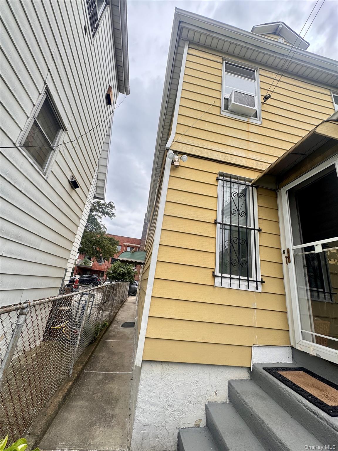 101-17 46th Ave, Corona, NY 11368