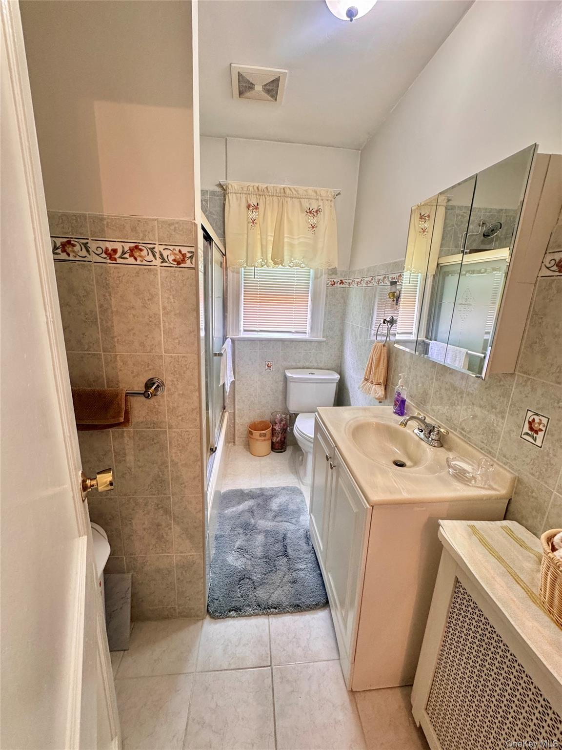 101-17 46th Ave, Corona, NY 11368