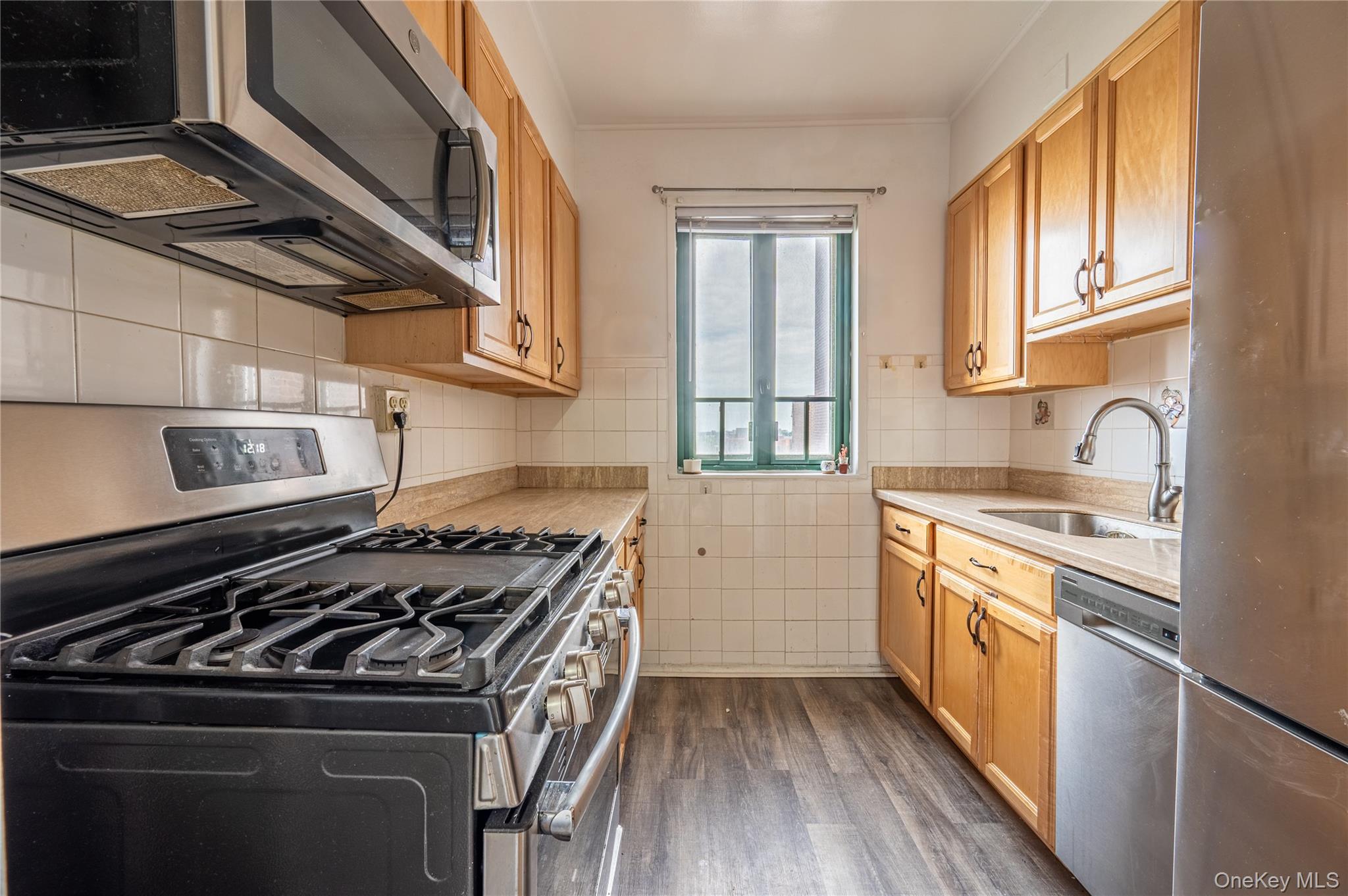 1604 Metropolitan Avenue # 9G, Bronx, NY 10462