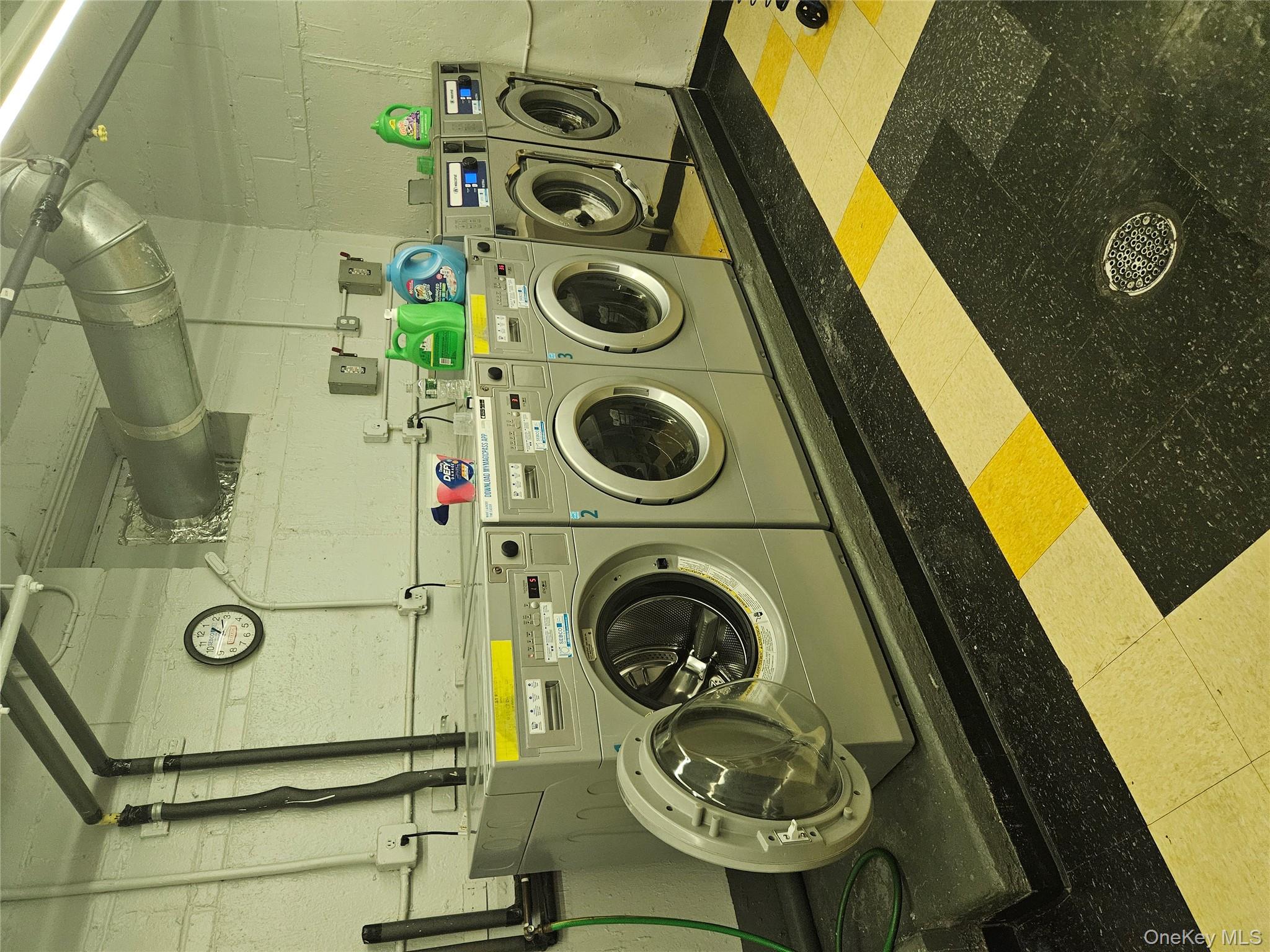 110 Brooklyn Avenue # 1D, Freeport, NY 11520