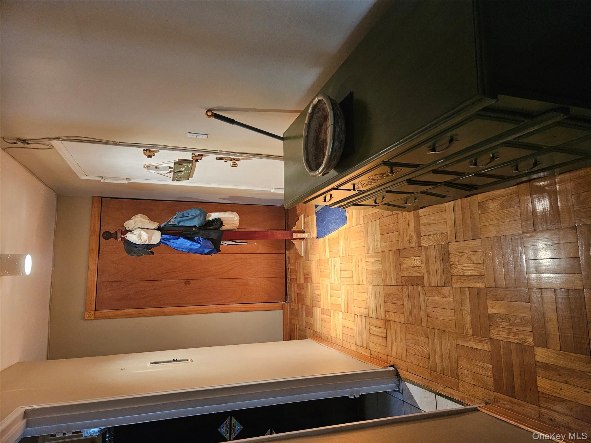 110 Brooklyn Avenue # 1D, Freeport, NY 11520